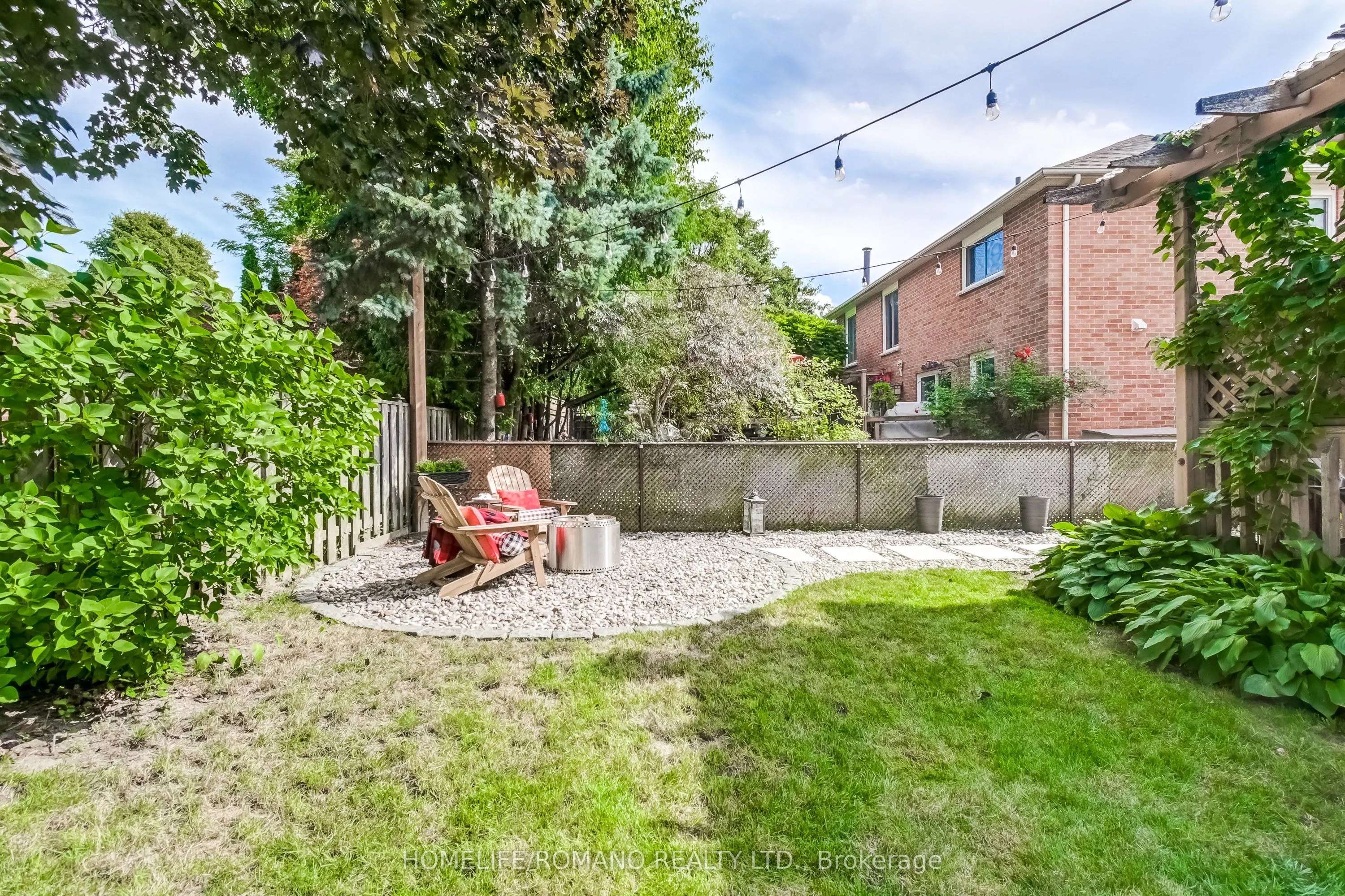 10 Glen Hill Drive