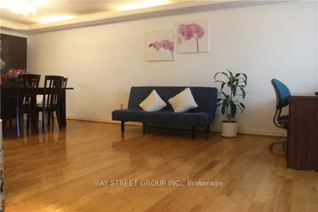 106 Haven Hill Square, #Upper