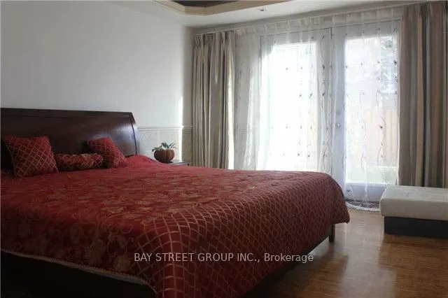 106 Haven Hill Square, #Upper