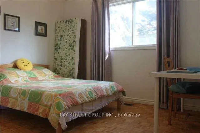 106 Haven Hill Square, #Upper
