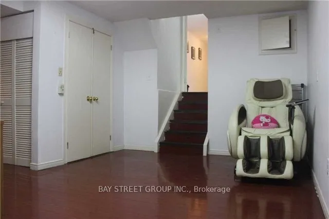106 Haven Hill Square, #Upper
