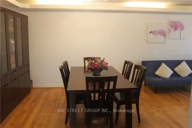 106 Haven Hill Square, #Upper