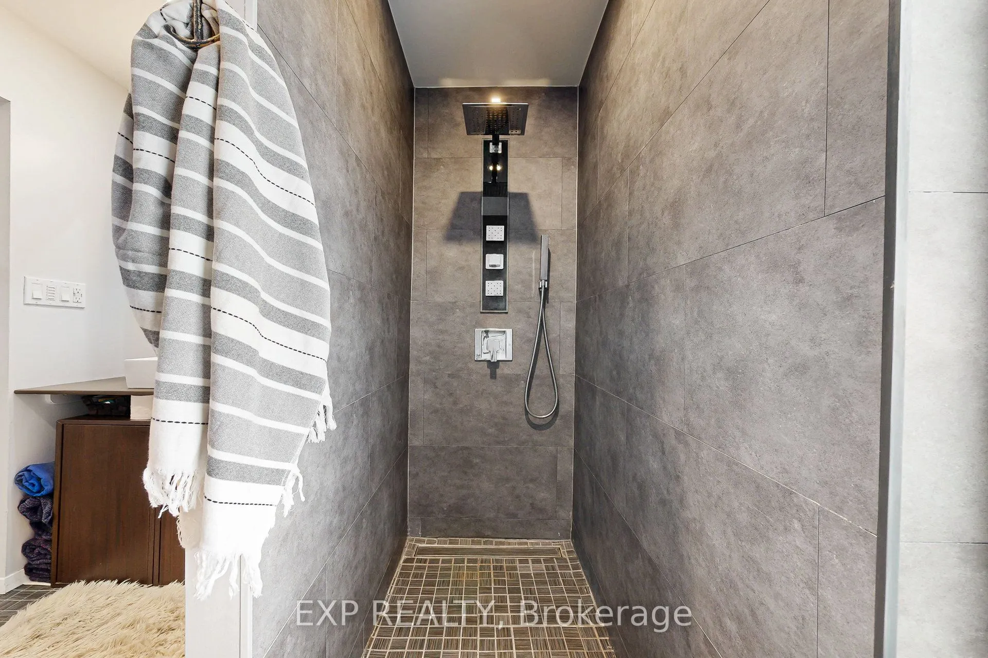7 Brimley Road S, #2