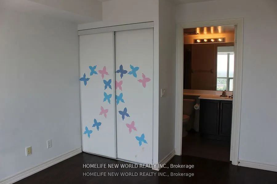 60 TOWN CENTRE Court, #1707
