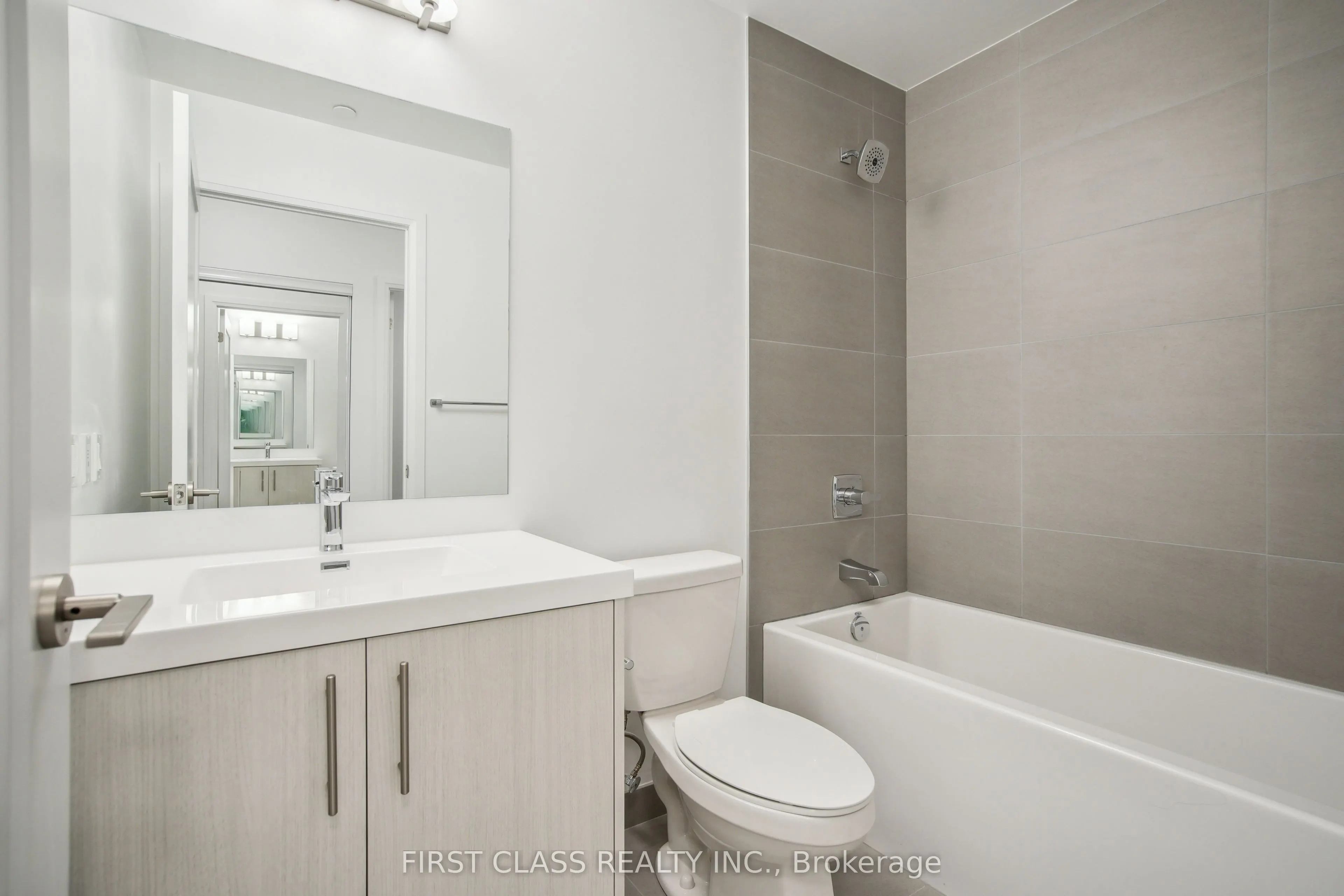 286 Main Street, #917