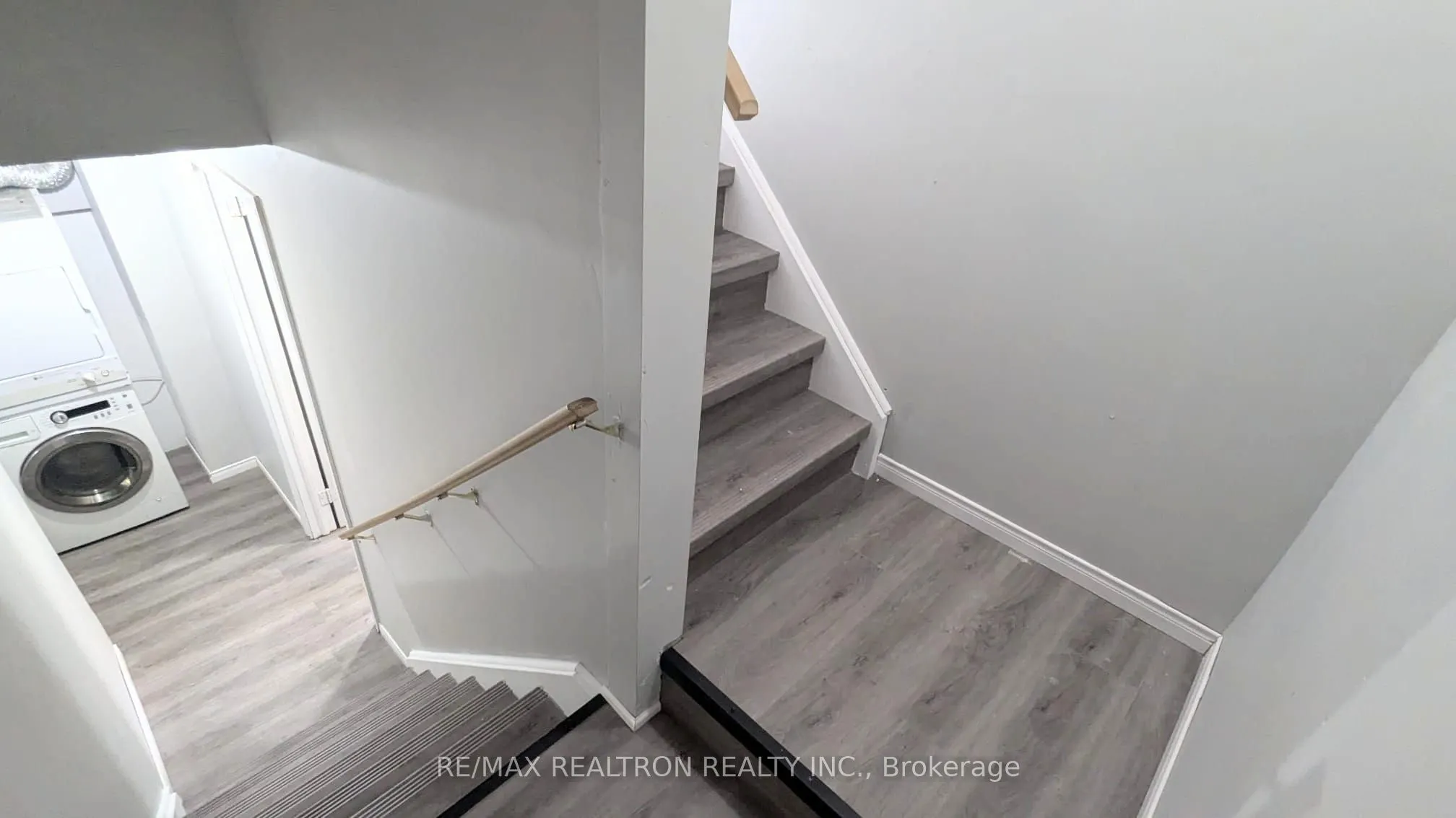 11 Hesketh Road, #BASEMENT