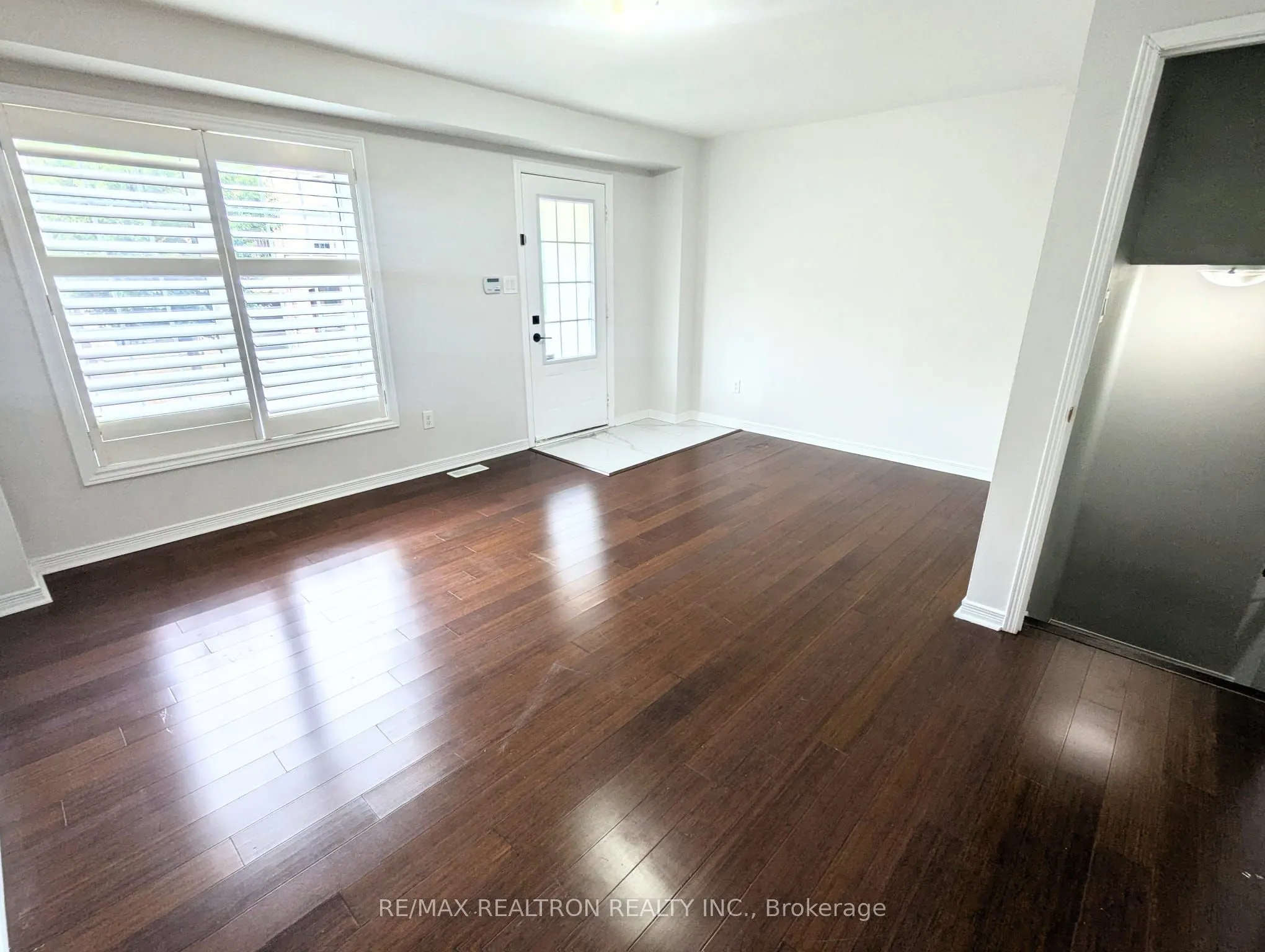 11 Hesketh Road, #BASEMENT