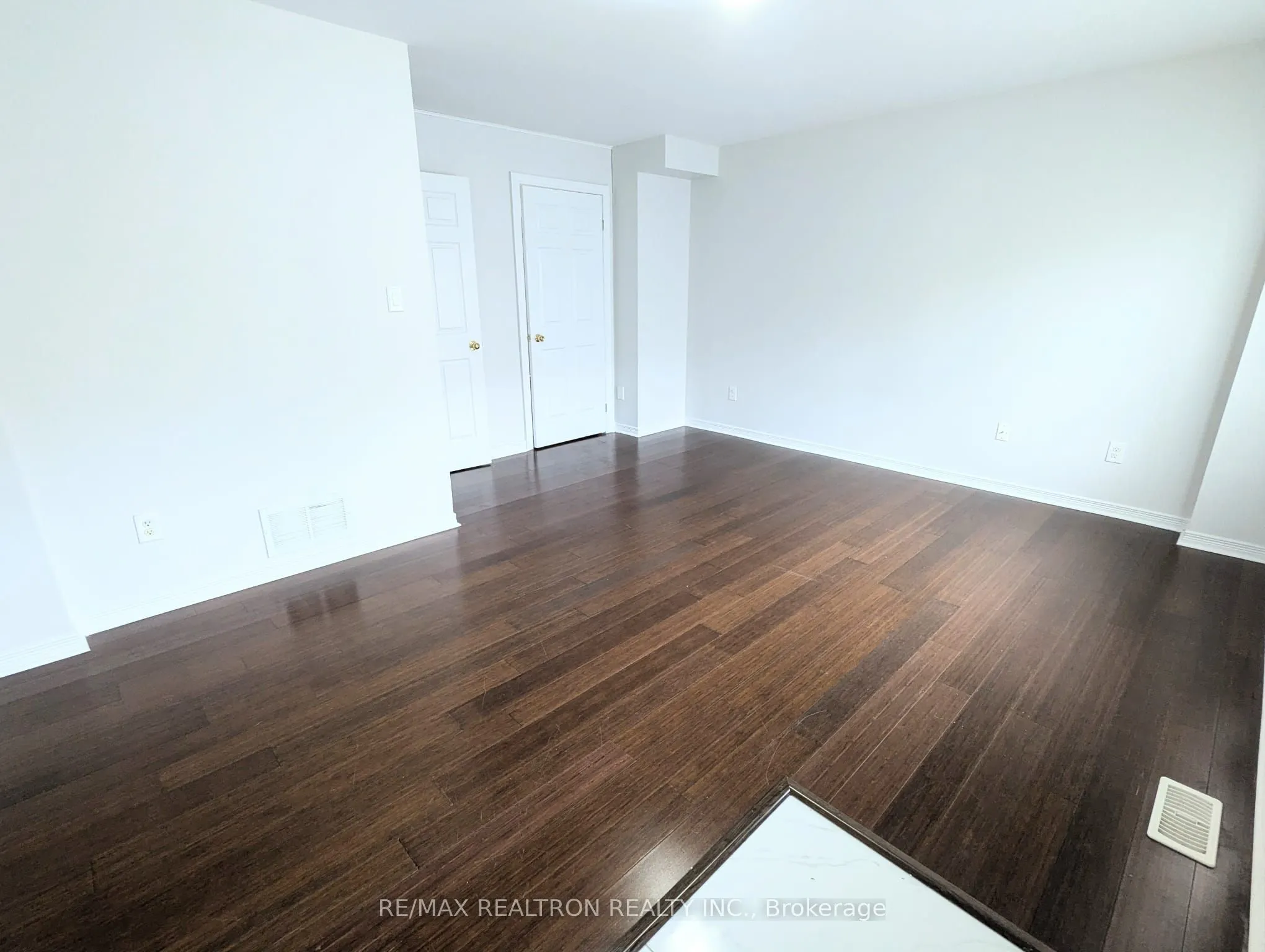 11 Hesketh Road, #BASEMENT