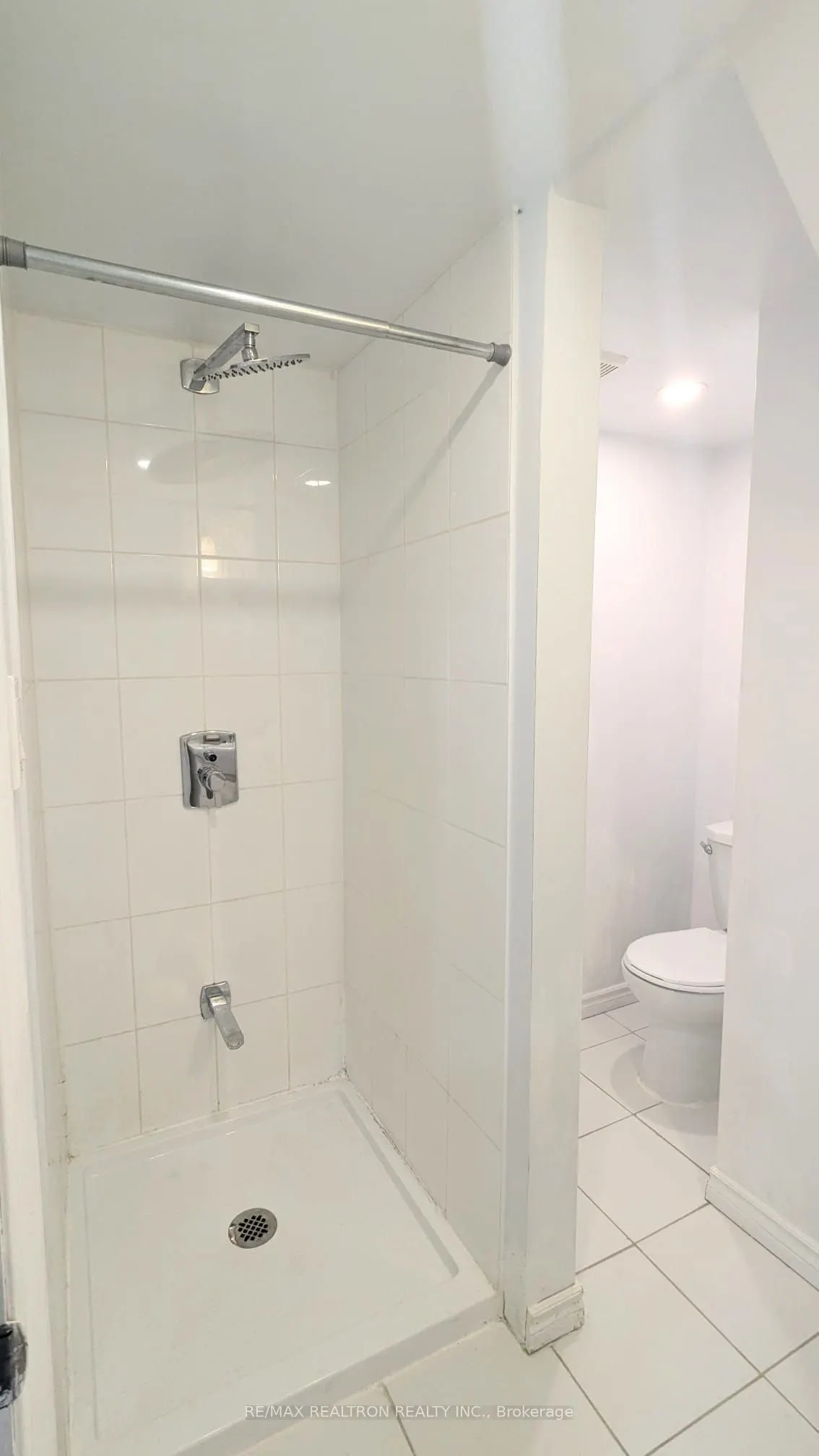 11 Hesketh Road, #BASEMENT