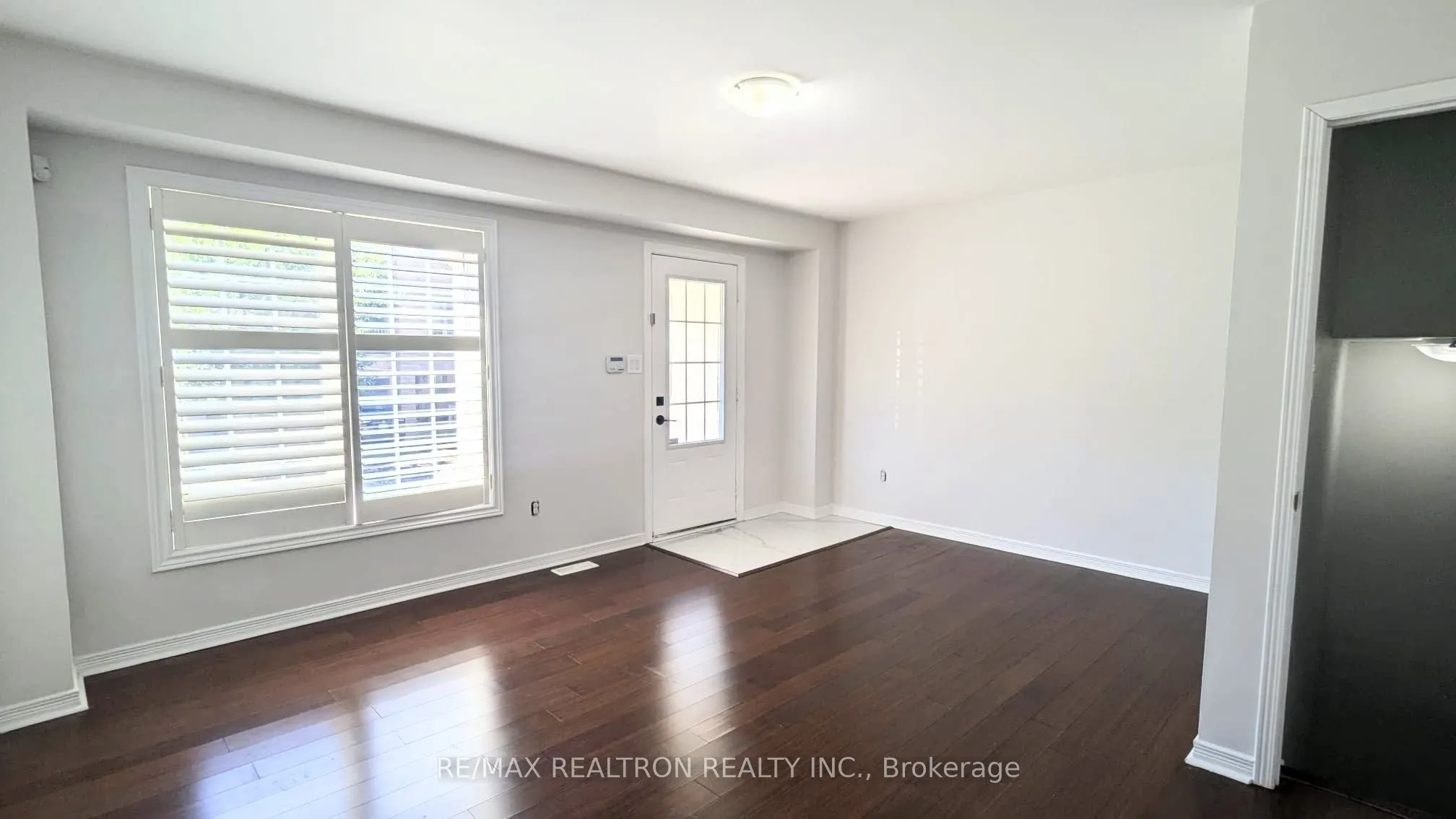 11 Hesketh Road, #BASEMENT