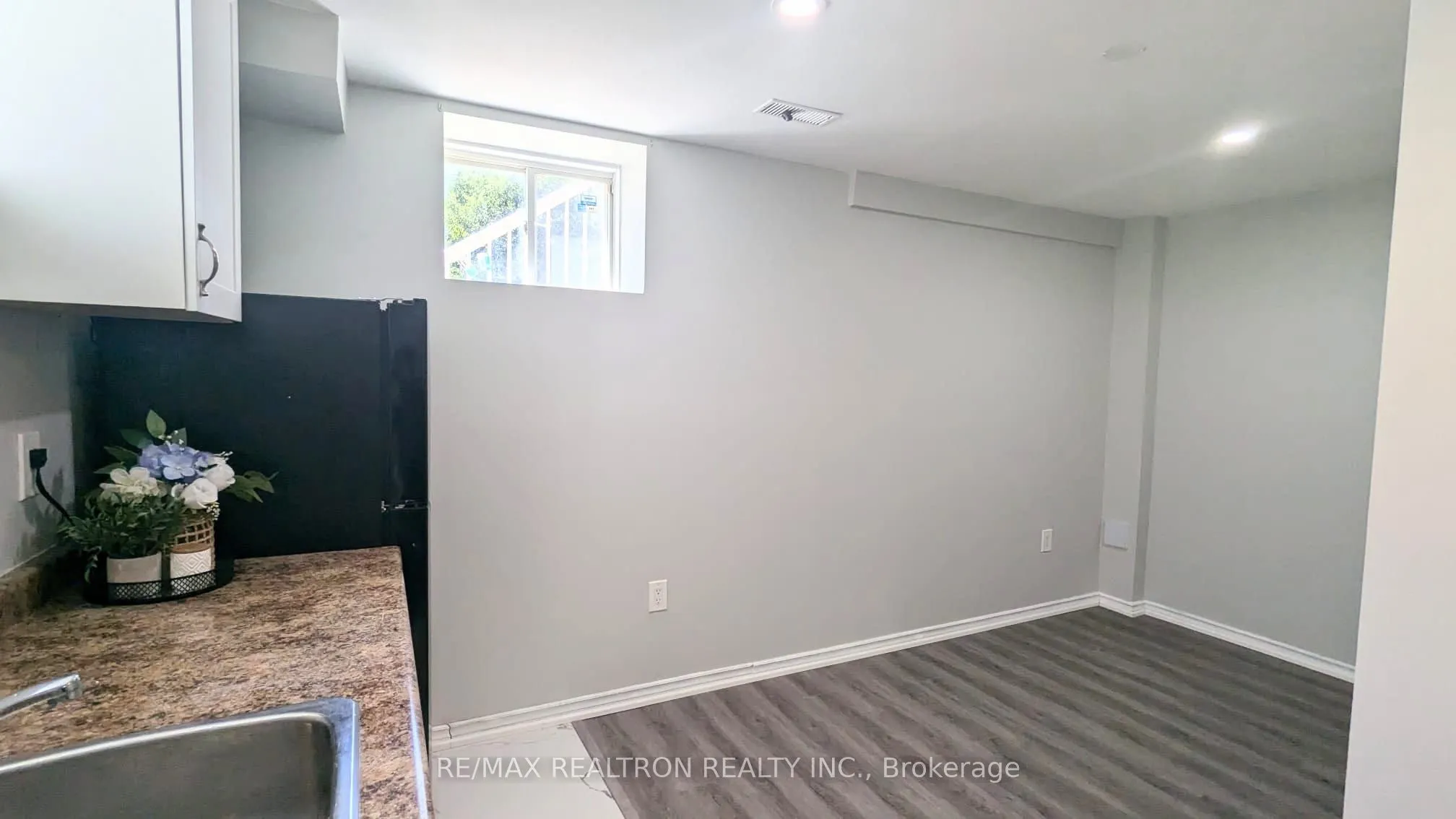 11 Hesketh Road, #BASEMENT