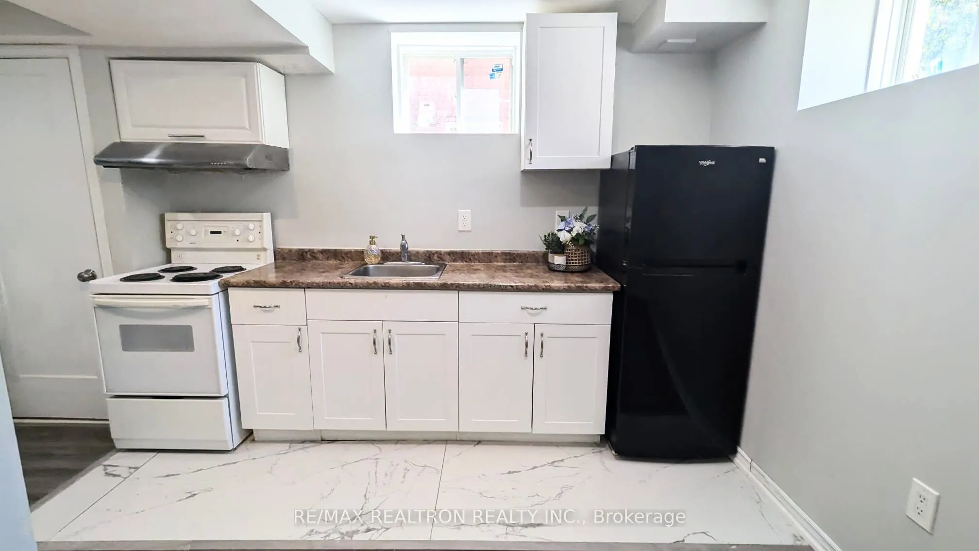 11 Hesketh Road, #BASEMENT