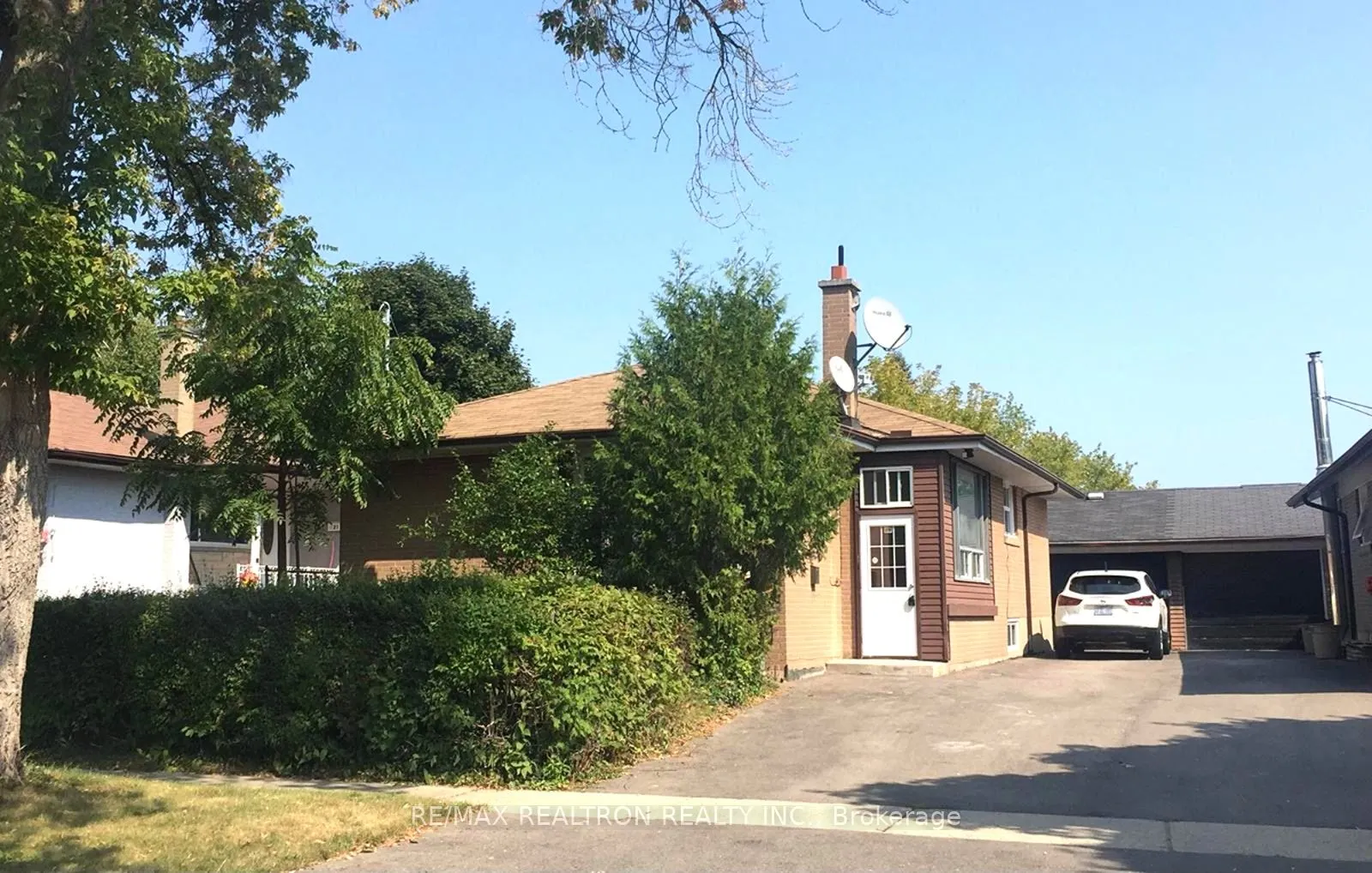 25 Mid Pines Road