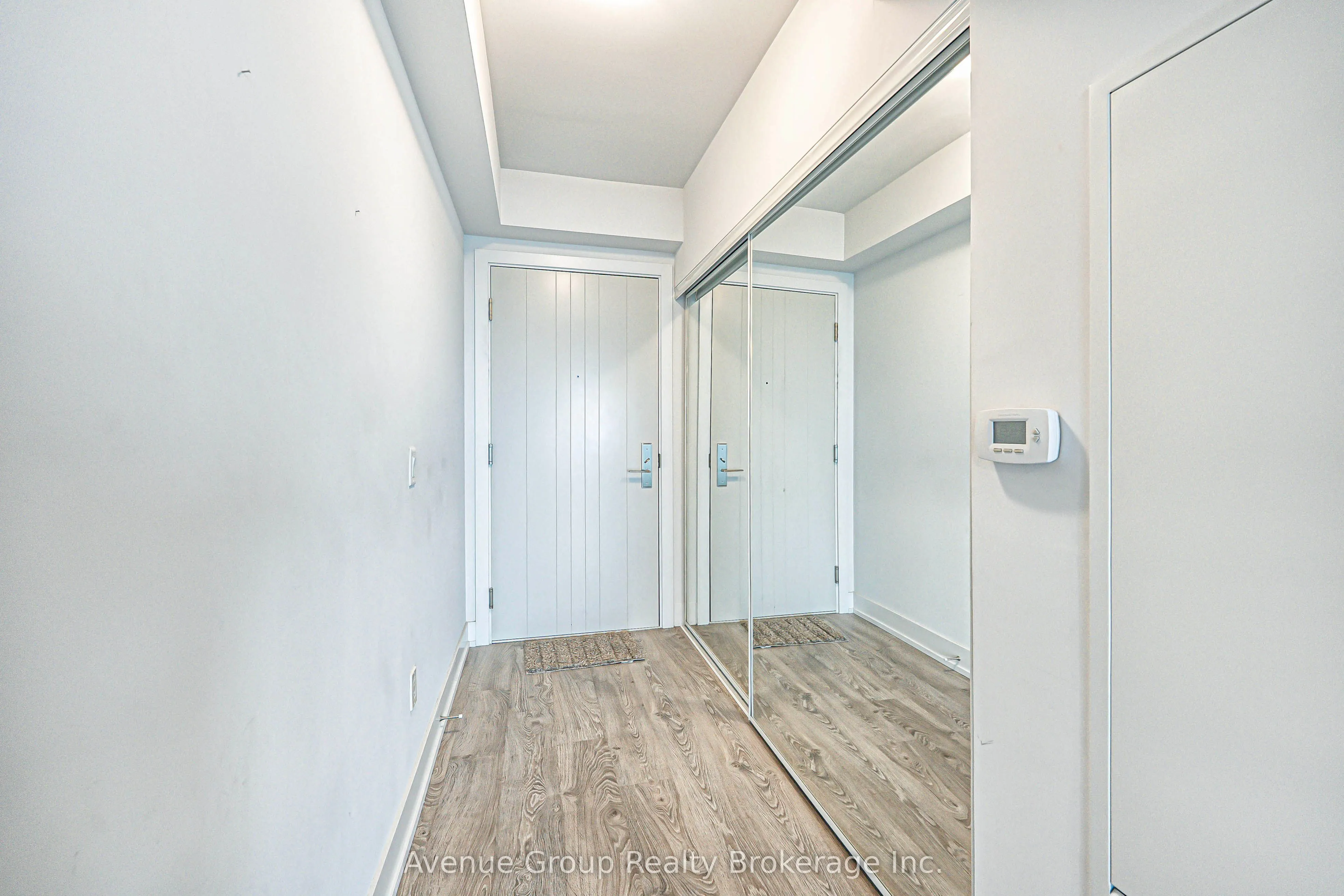 2550 SIMCOE Street, #816