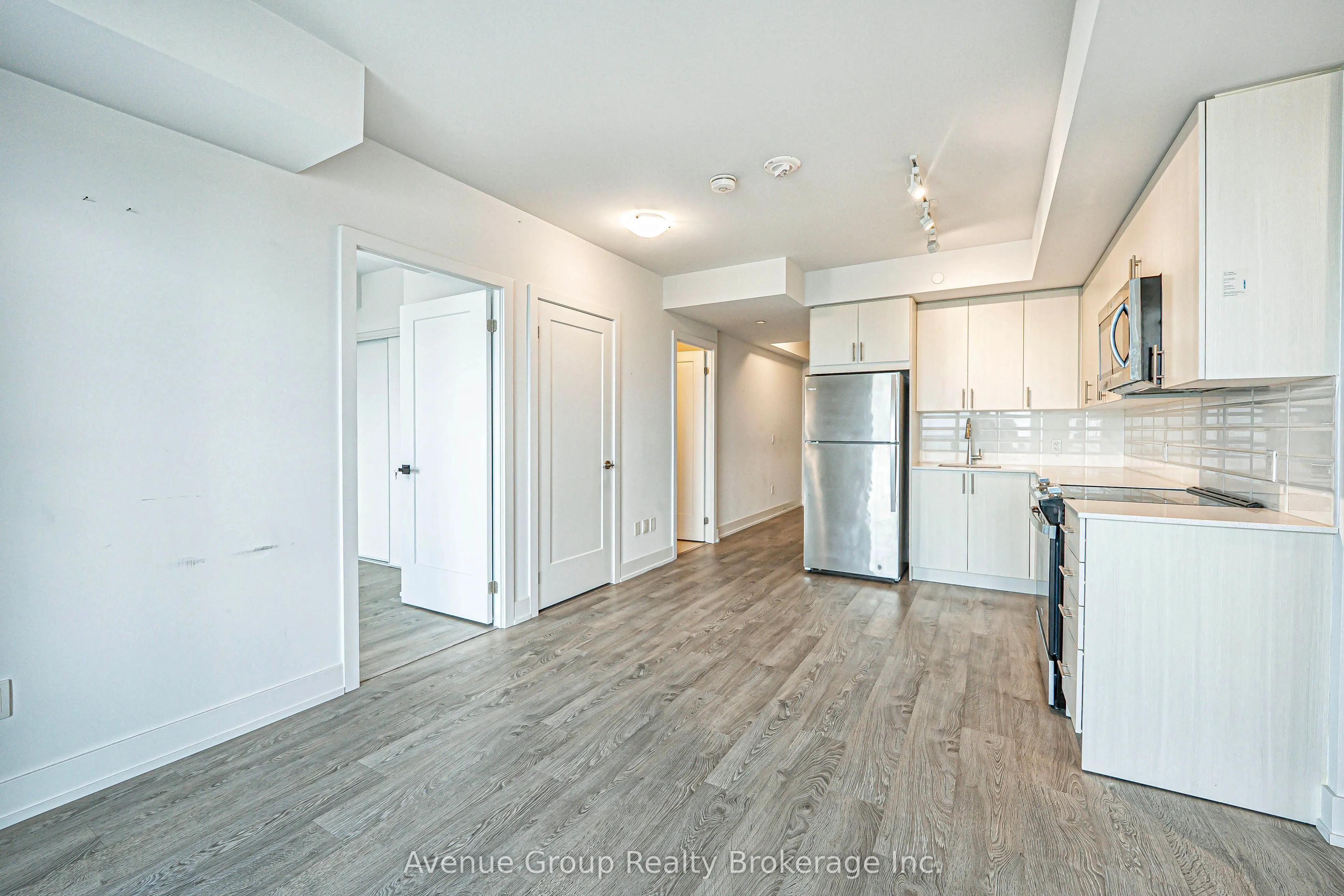 2550 SIMCOE Street, #816
