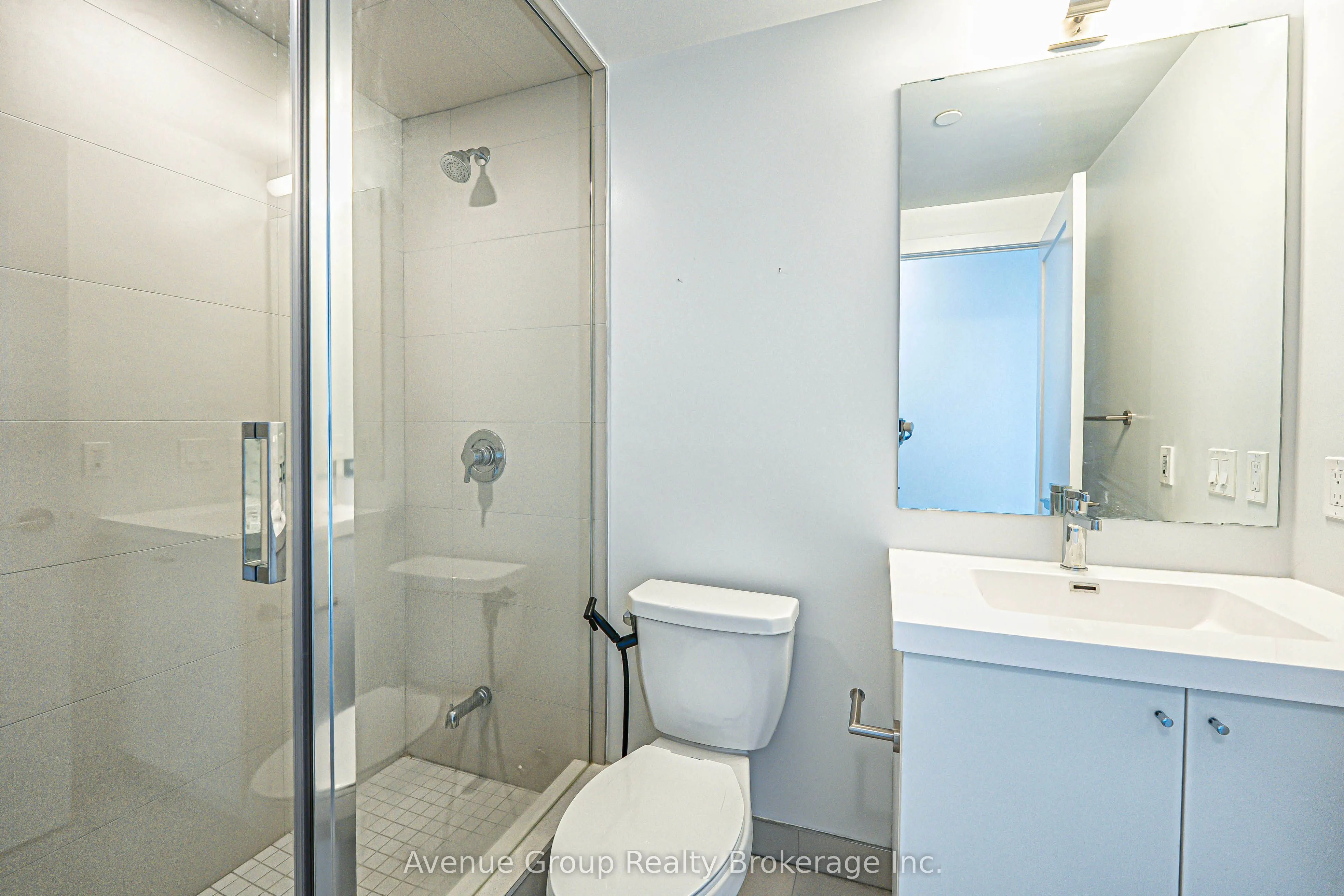 2550 SIMCOE Street, #816