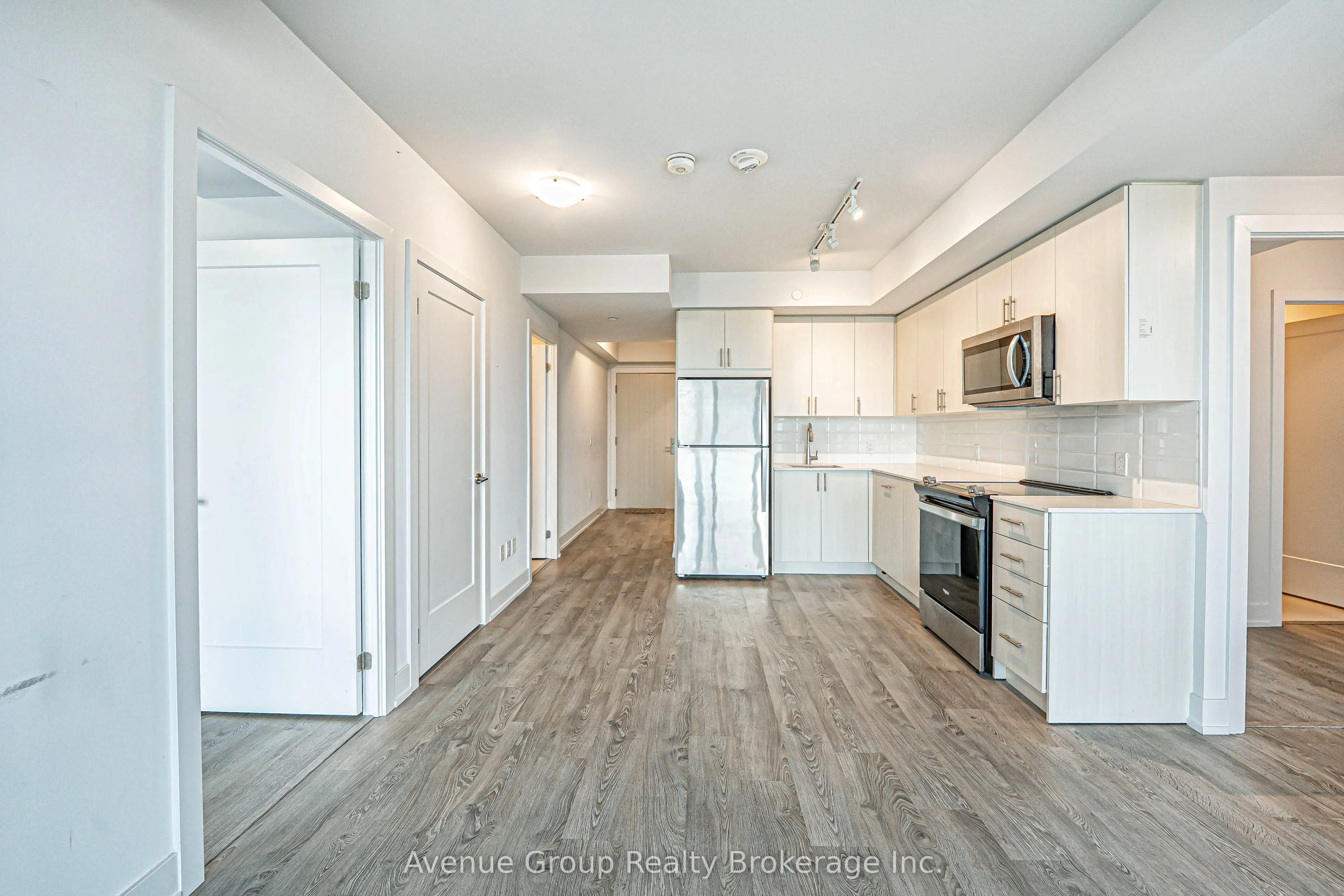 2550 SIMCOE Street, #816