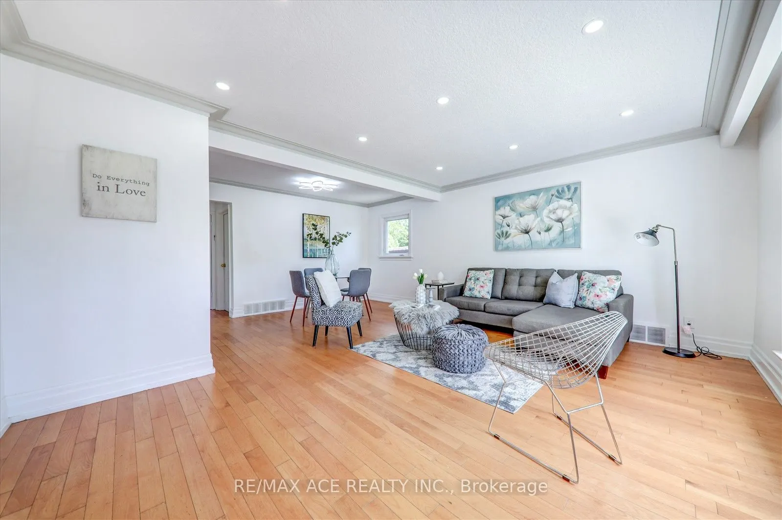 63 Lynvalley Crescent