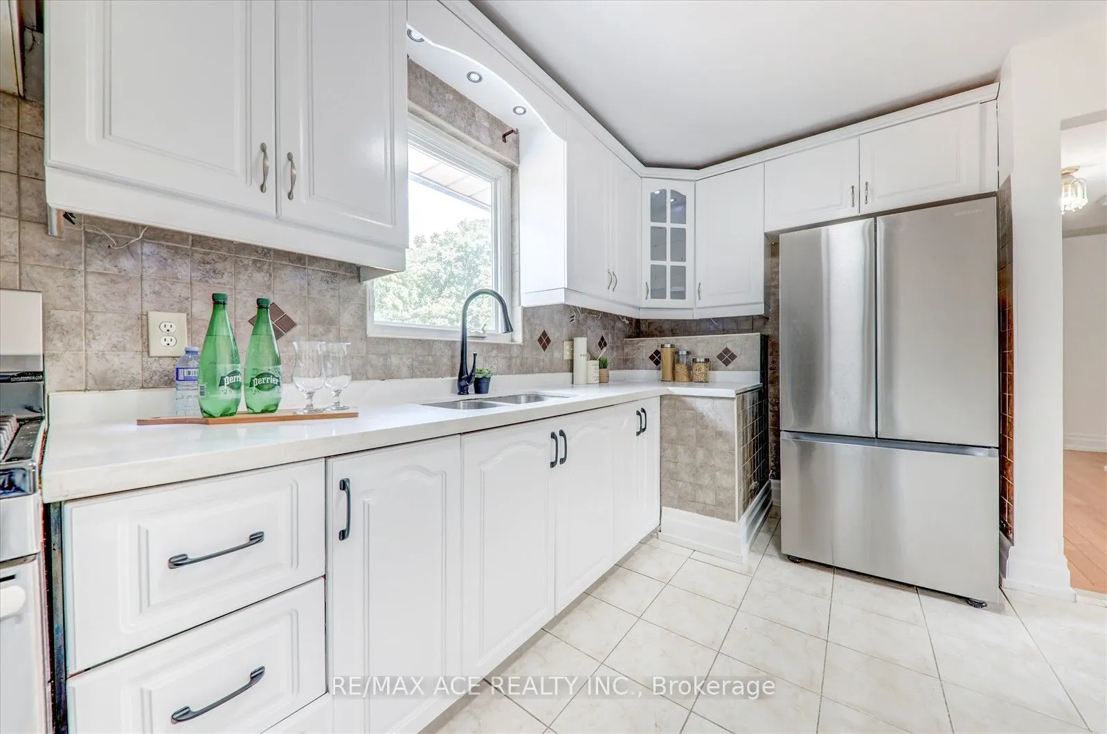 63 Lynvalley Crescent