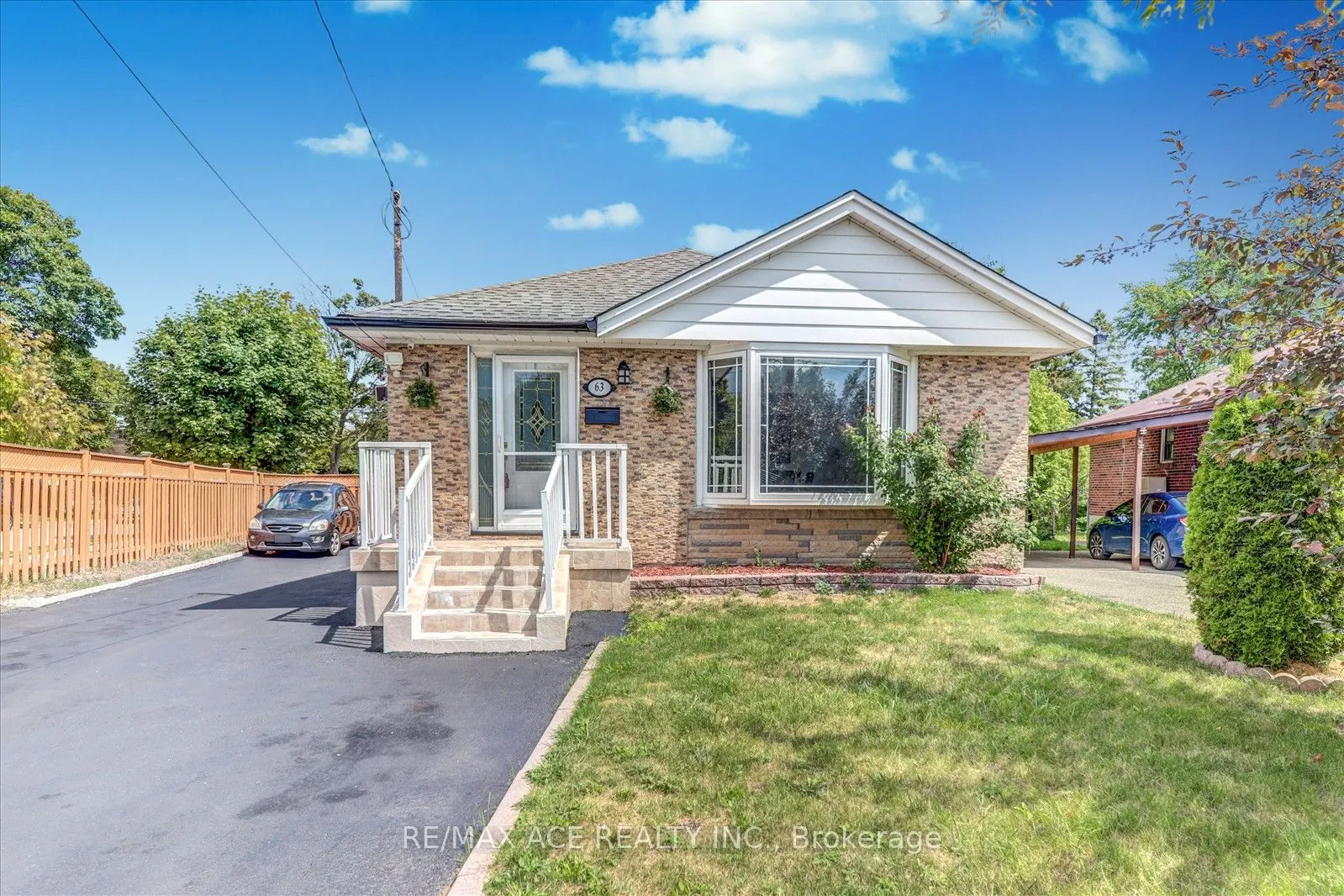 63 Lynvalley Crescent