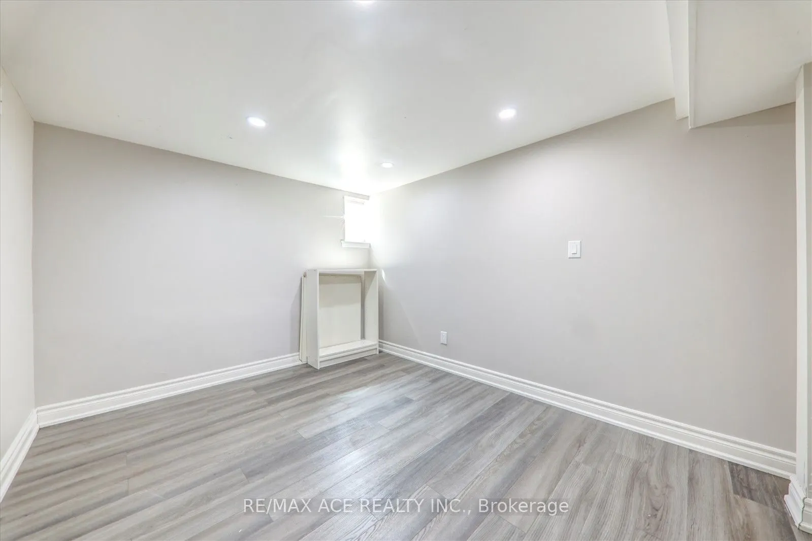 63 Lynvalley Crescent
