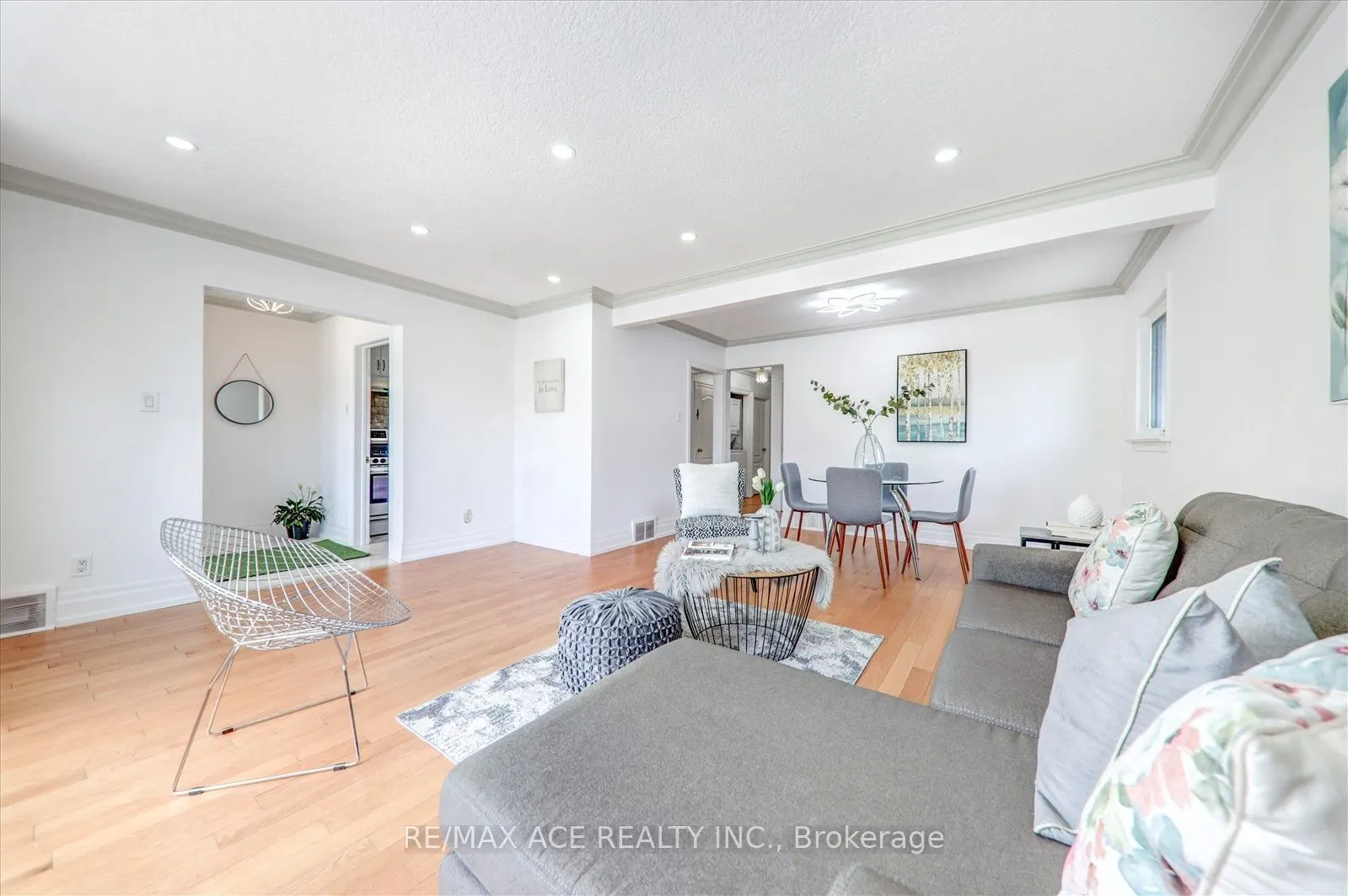 63 Lynvalley Crescent