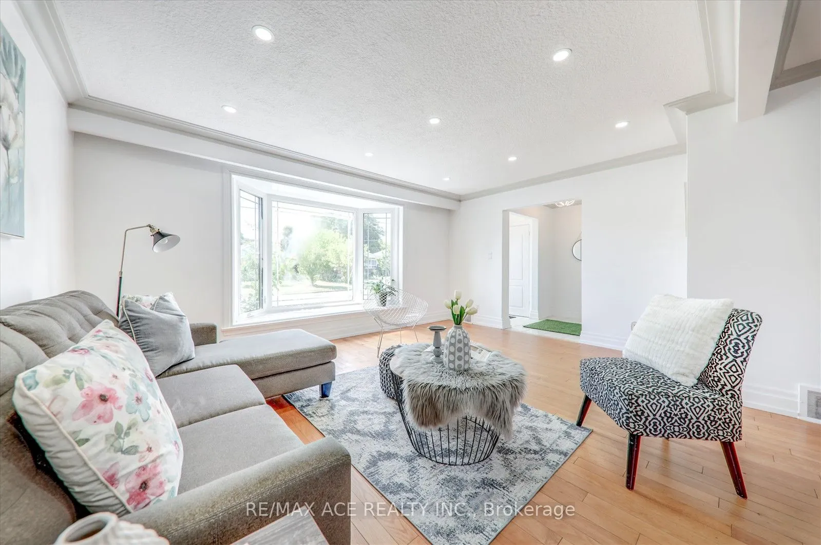 63 Lynvalley Crescent