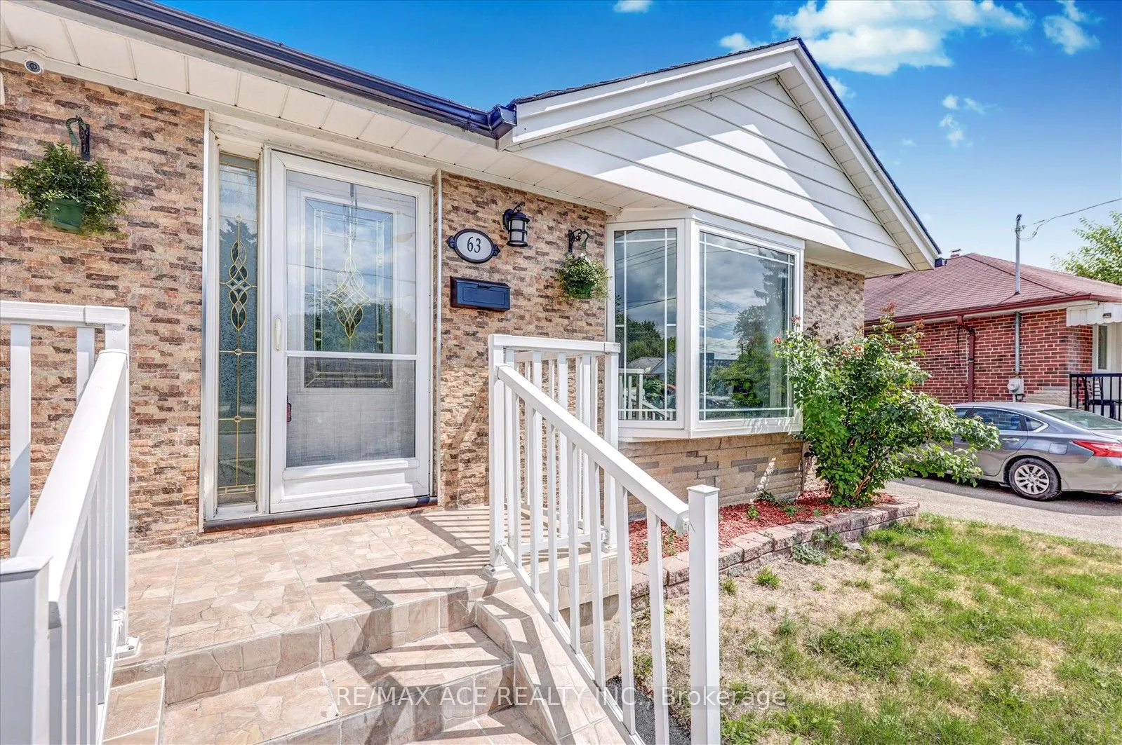 63 Lynvalley Crescent