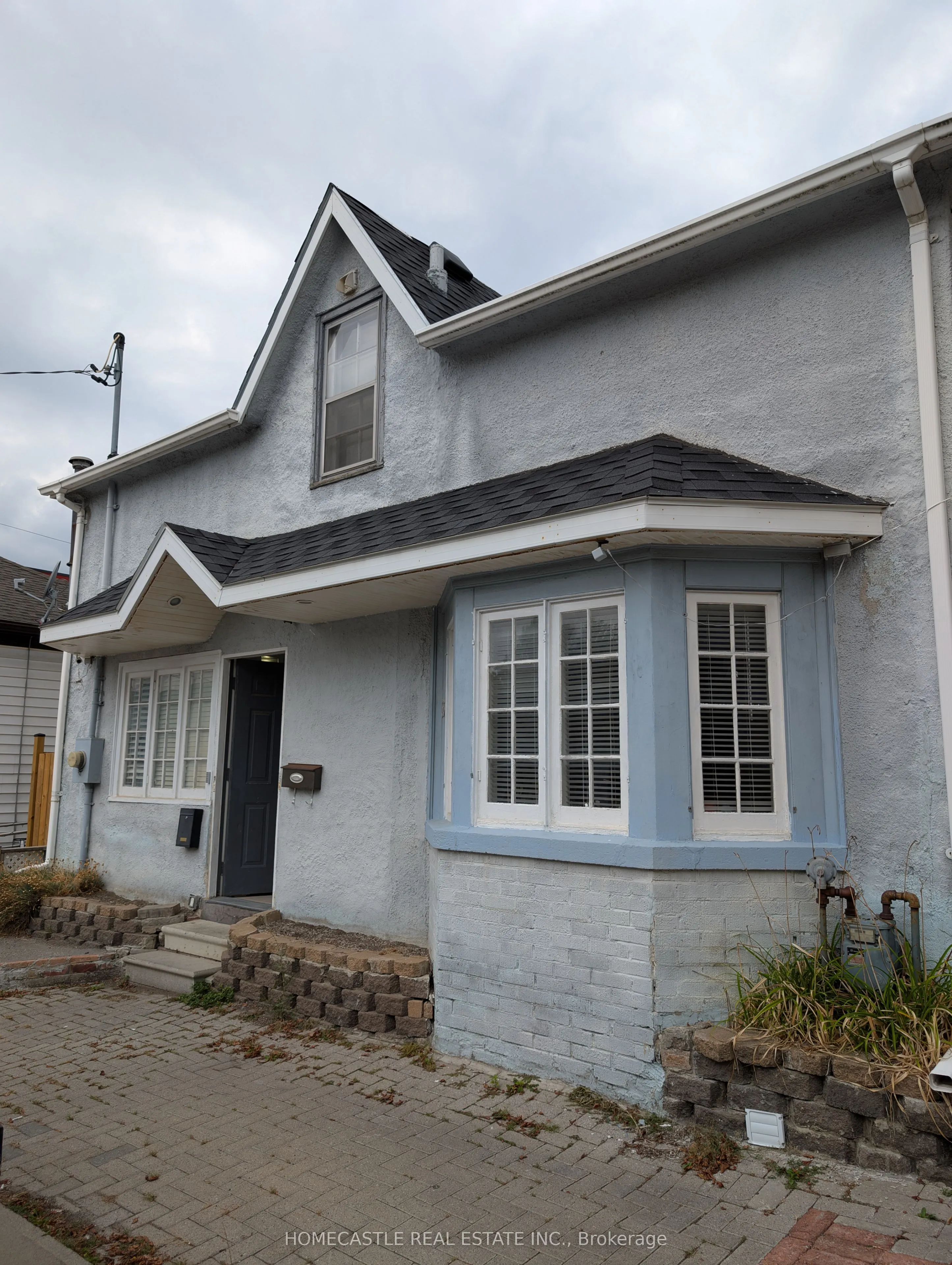 36 Richmond Street E