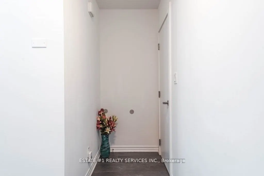 7 Falaise Road, #A