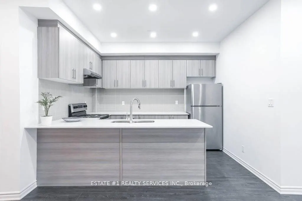 7 Falaise Road, #A