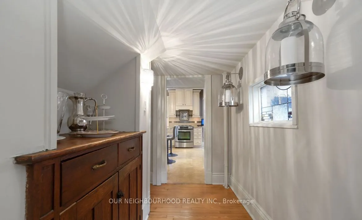 305 Trent Street W