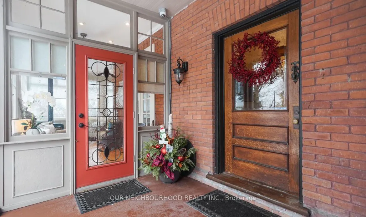 305 Trent Street W