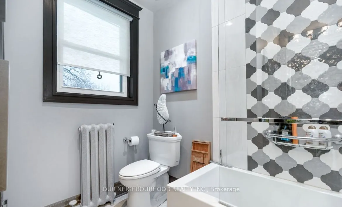 305 Trent Street W