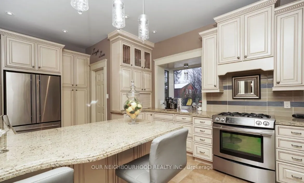 305 Trent Street W