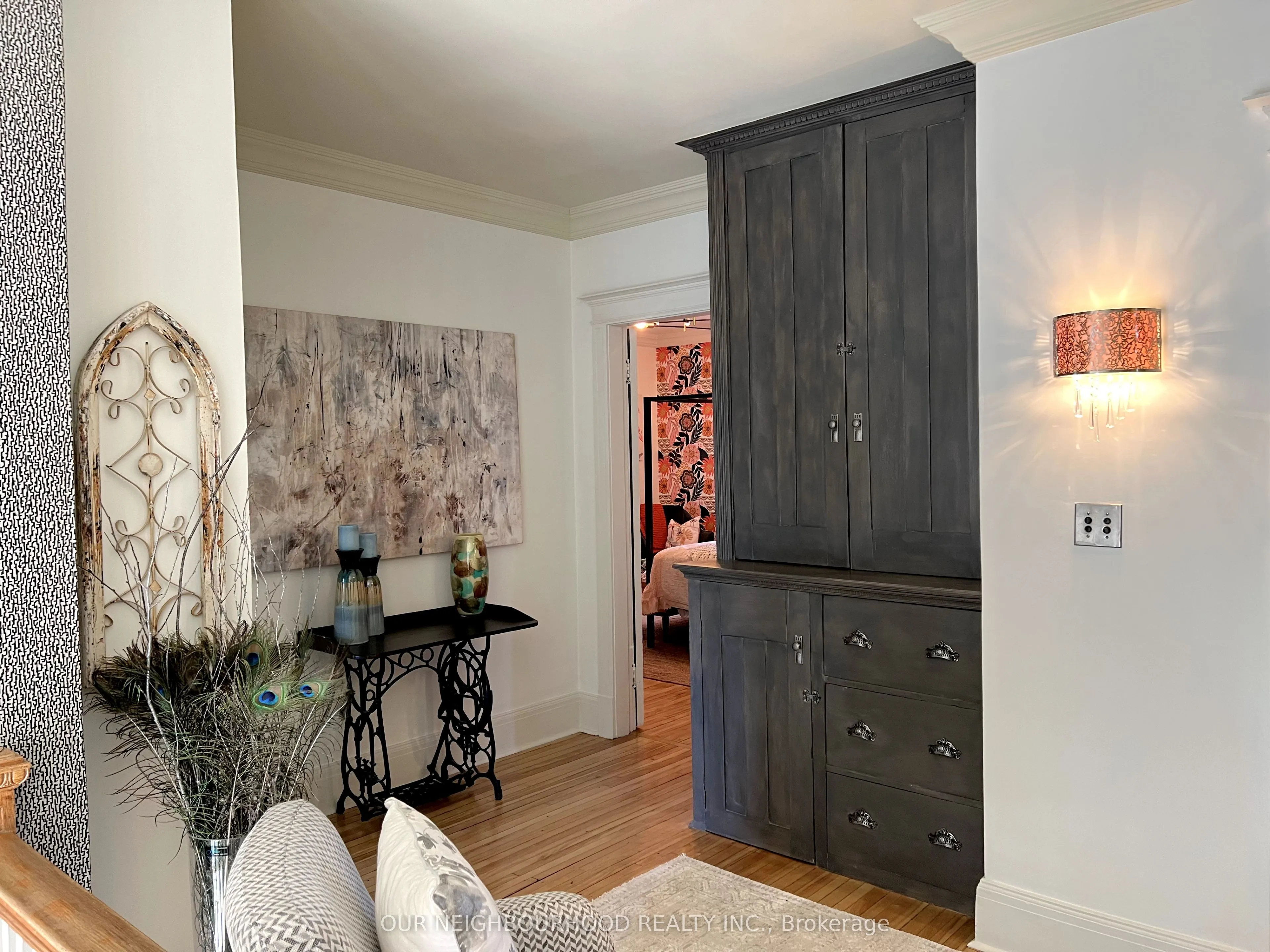 305 Trent Street W