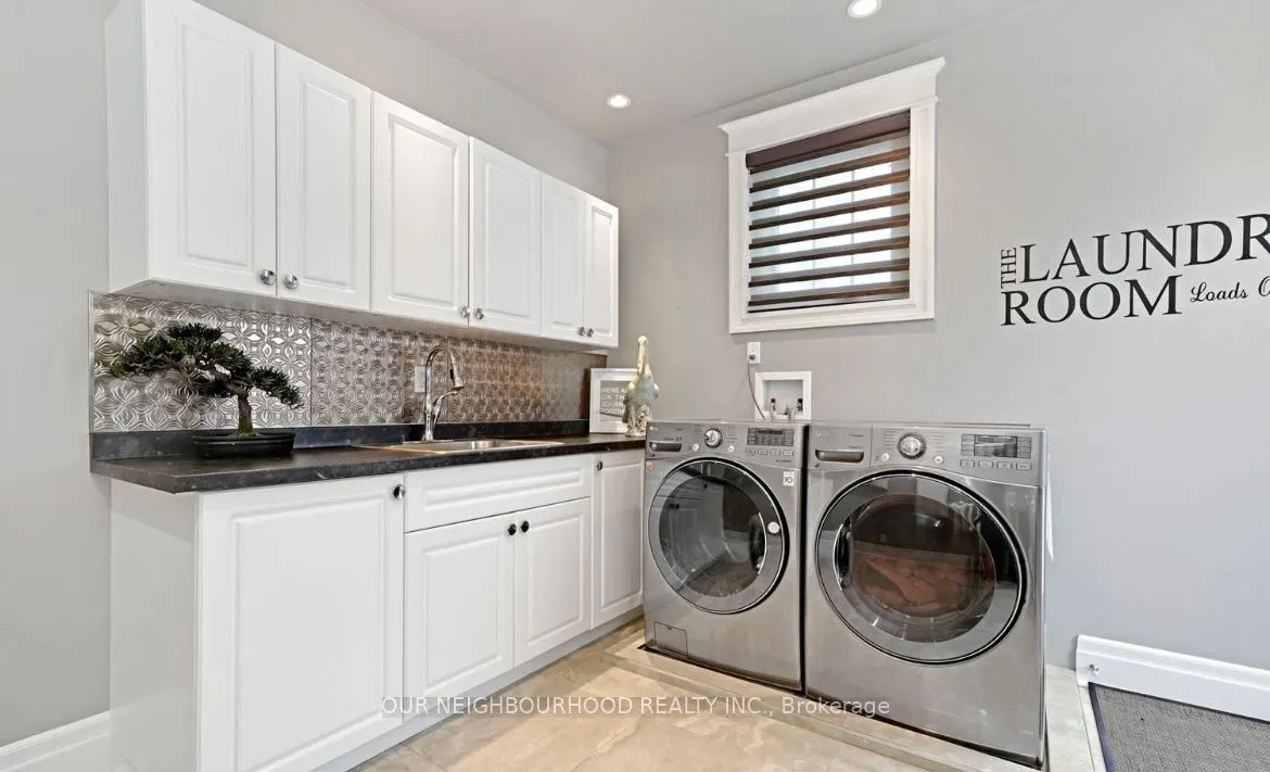 305 Trent Street W