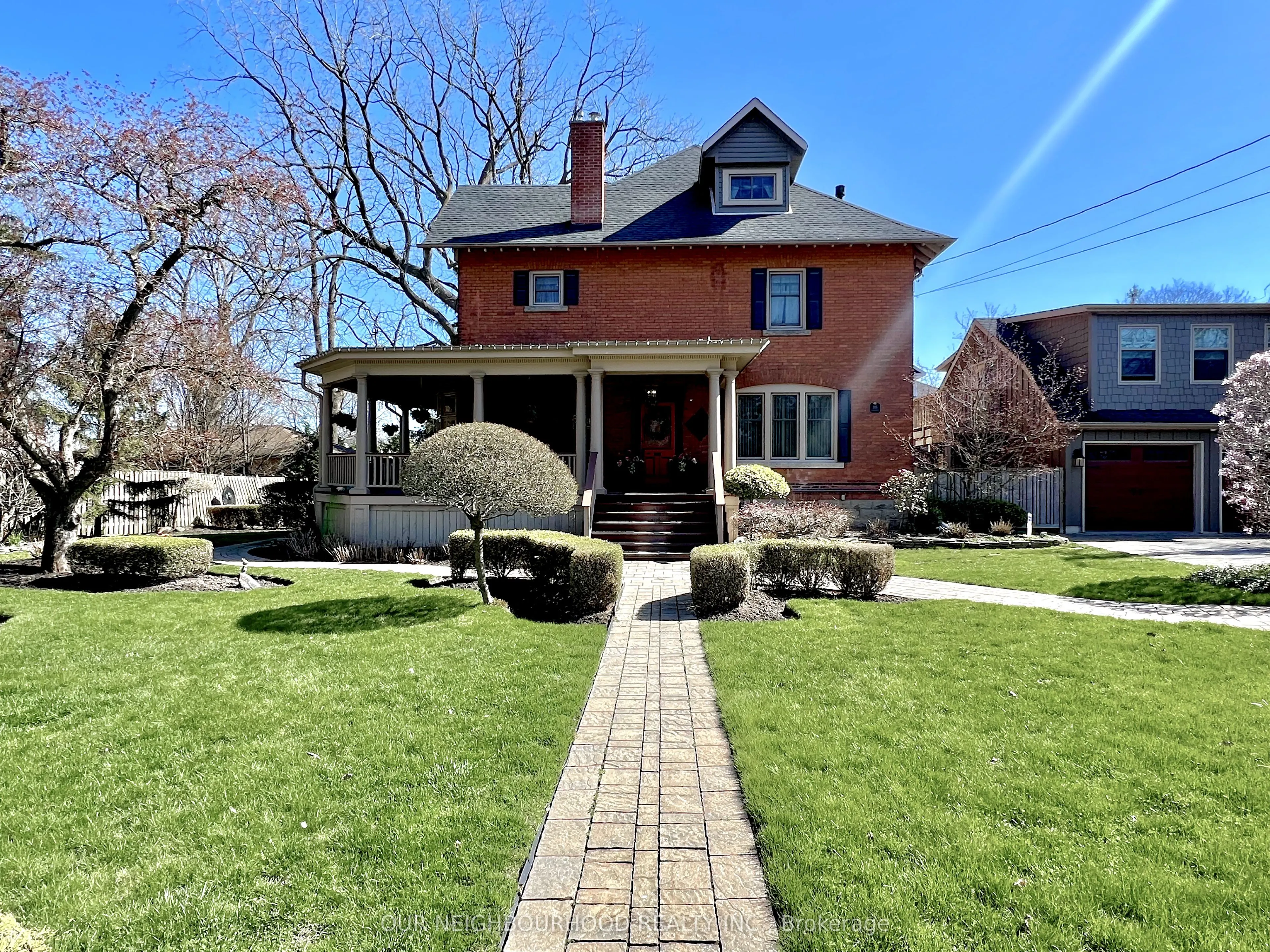 305 Trent Street W