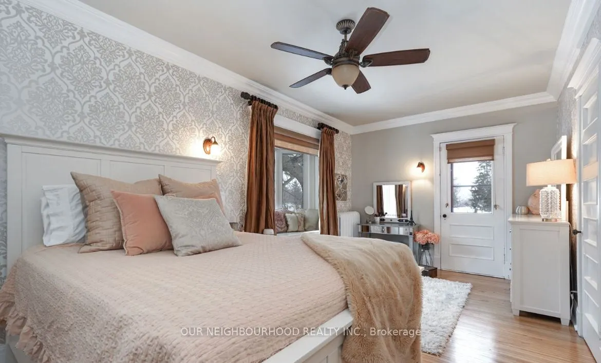305 Trent Street W