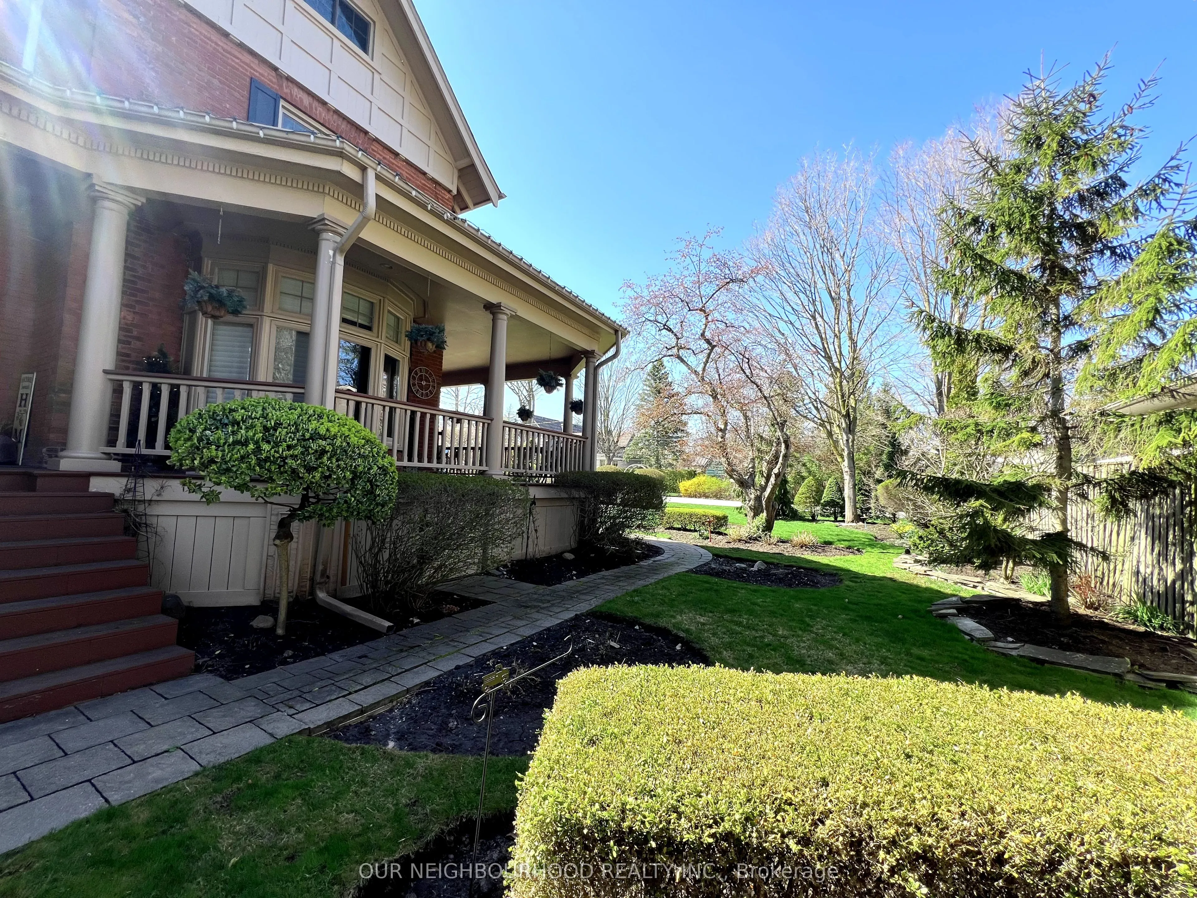 305 Trent Street W