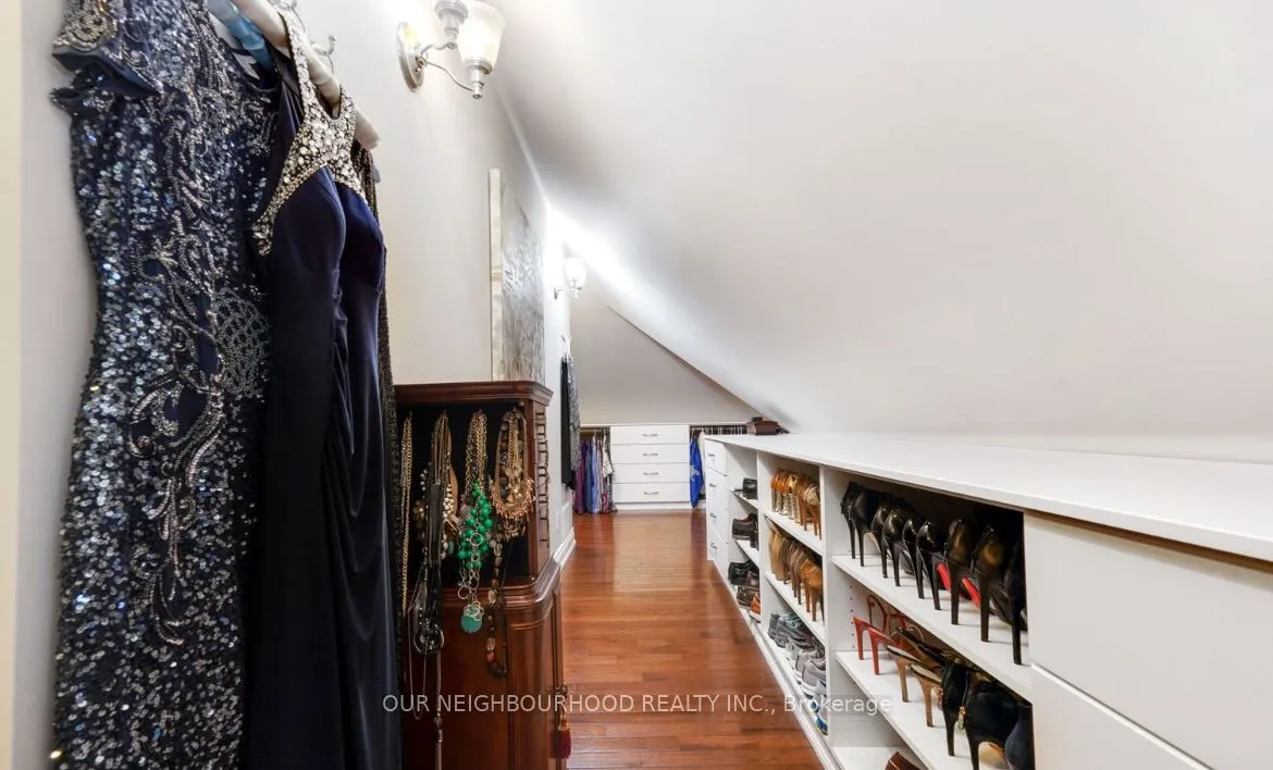 305 Trent Street W