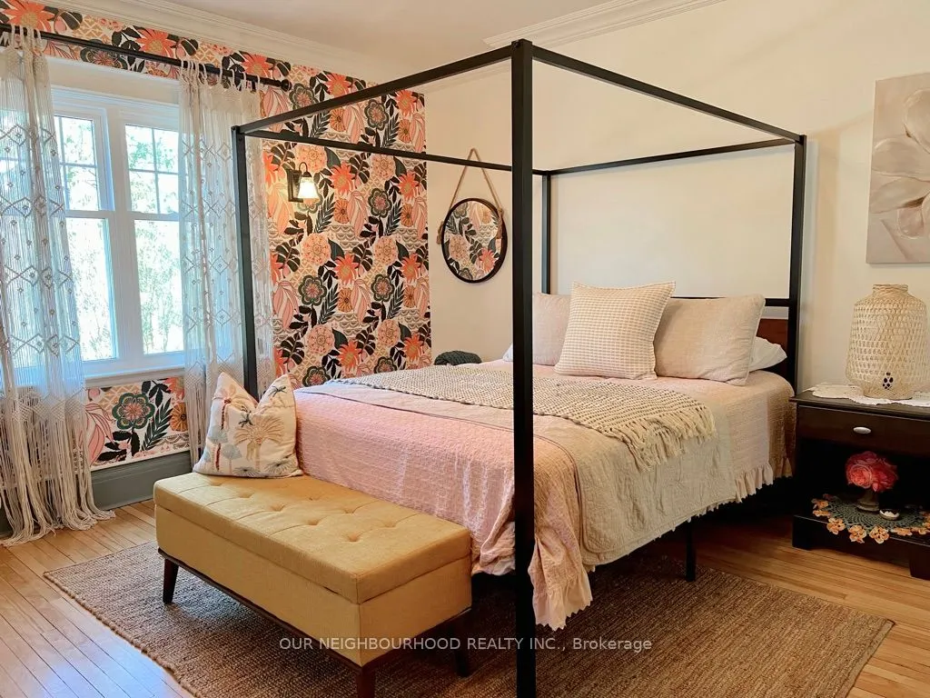 305 Trent Street W