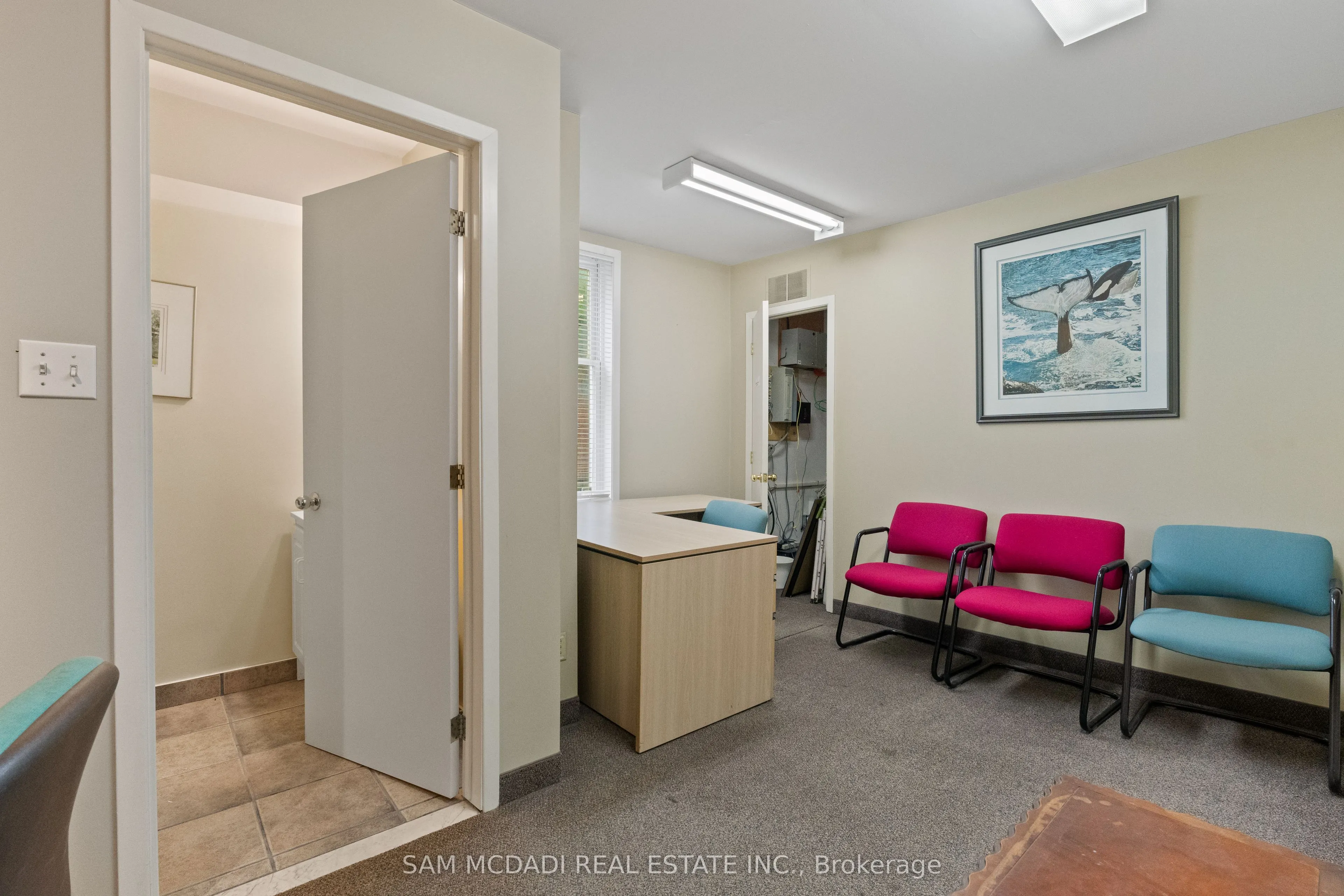571 Kingston Road W