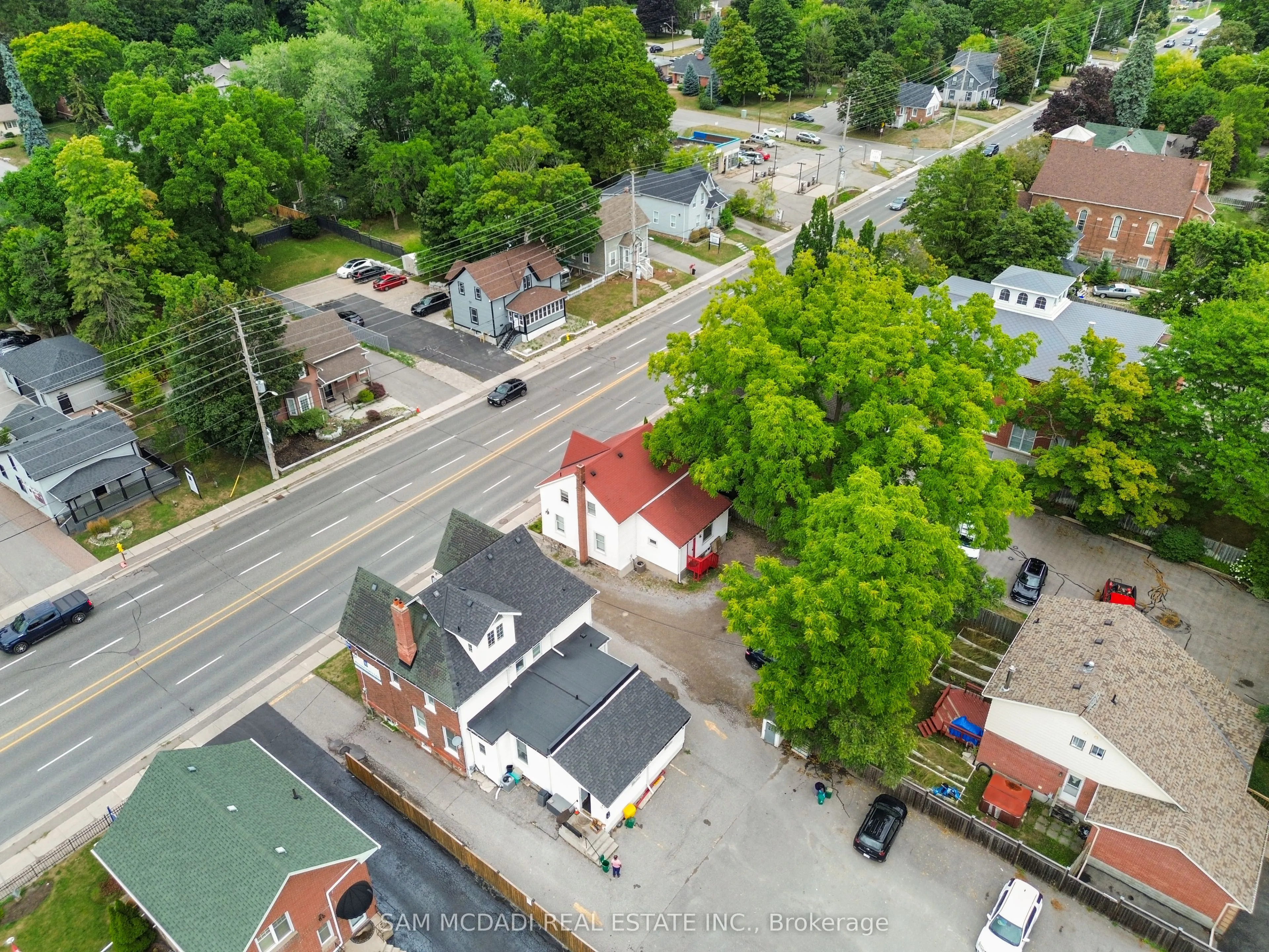 571 Kingston Road W