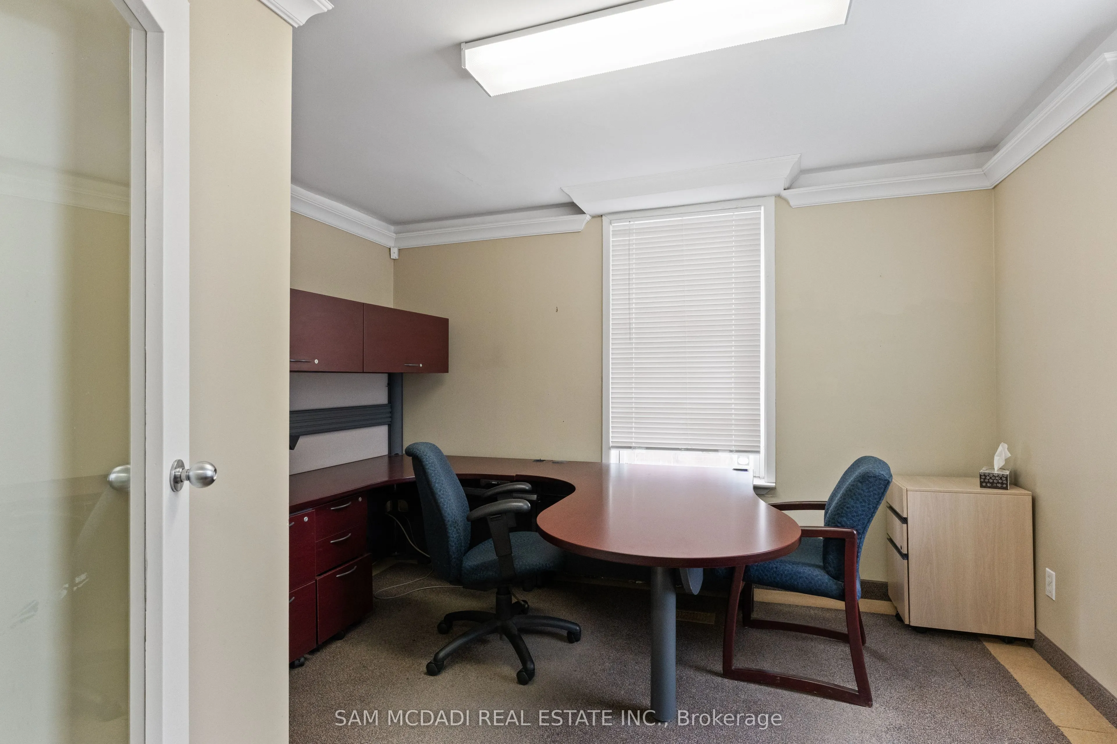 571 Kingston Road W