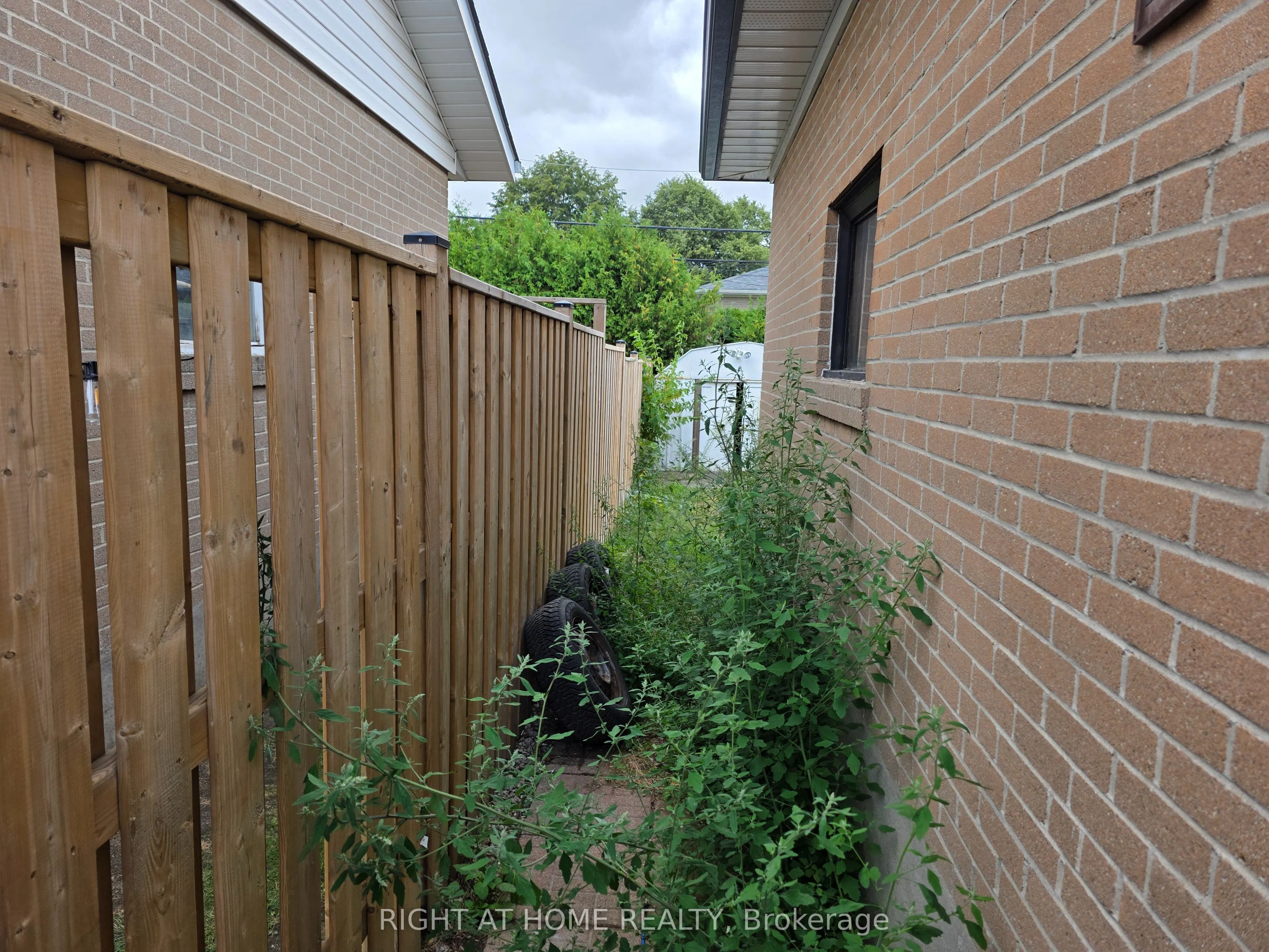 220 Livingston Road