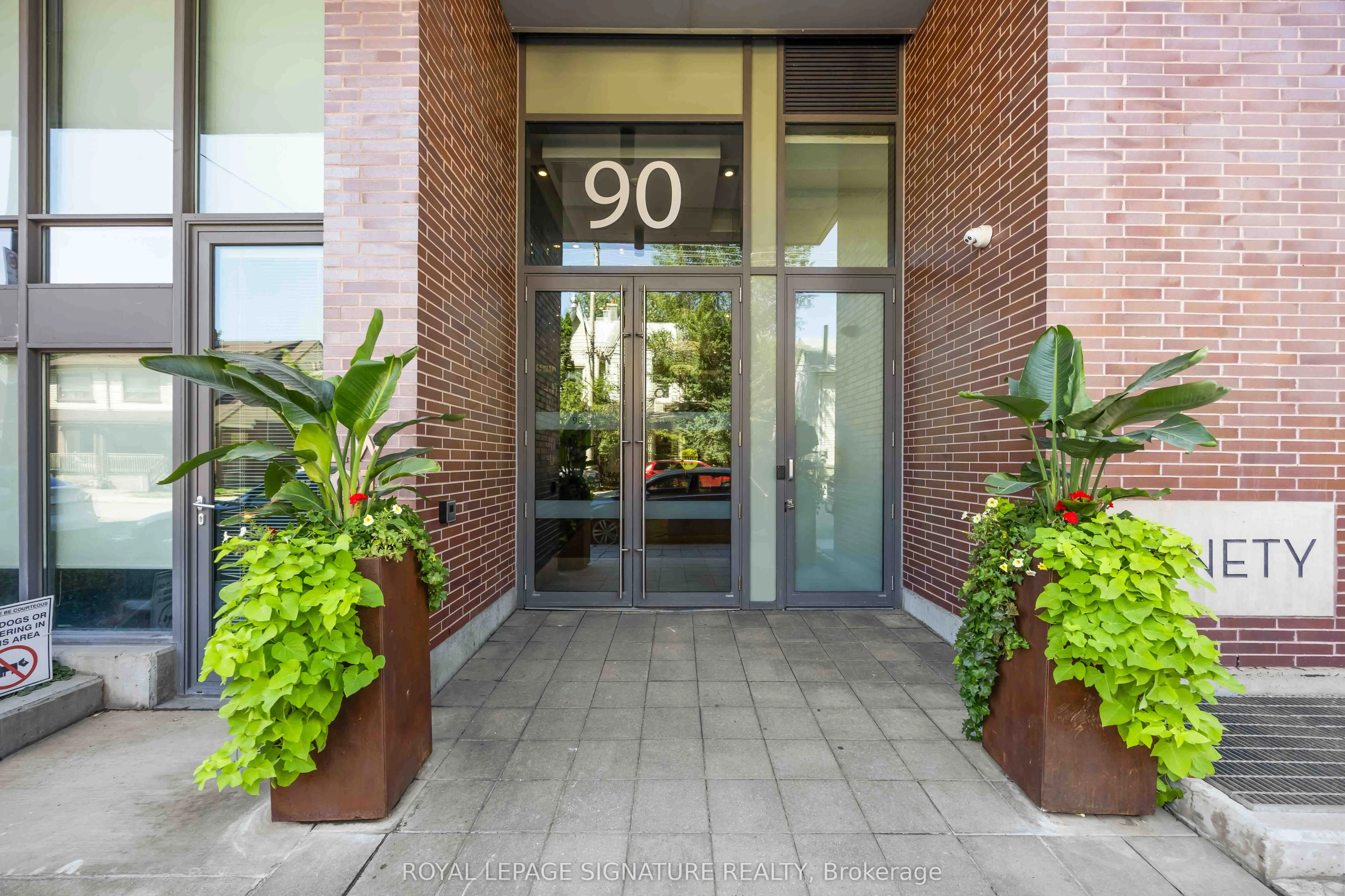 90 Broadview Avenue, #913