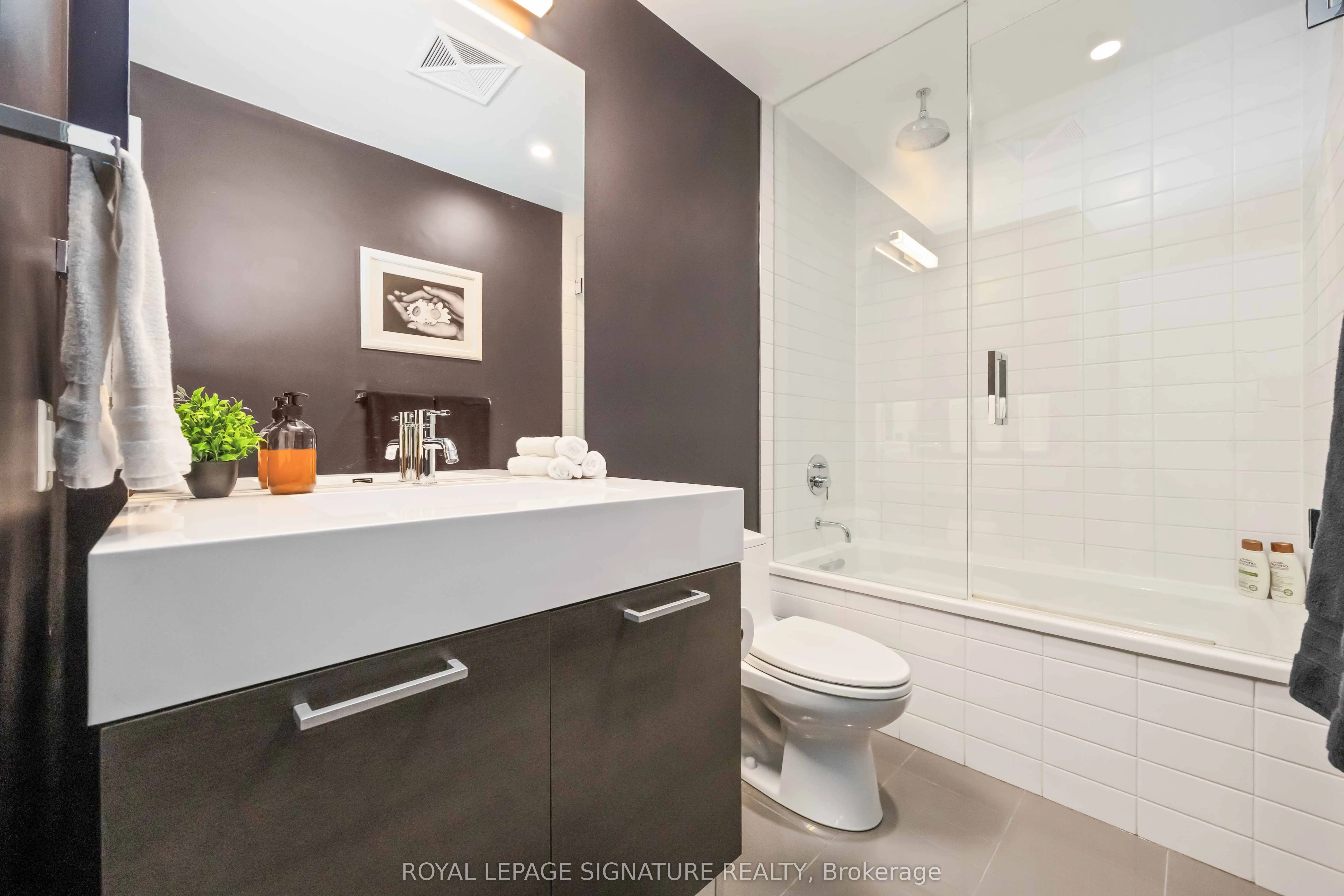 90 Broadview Avenue, #913