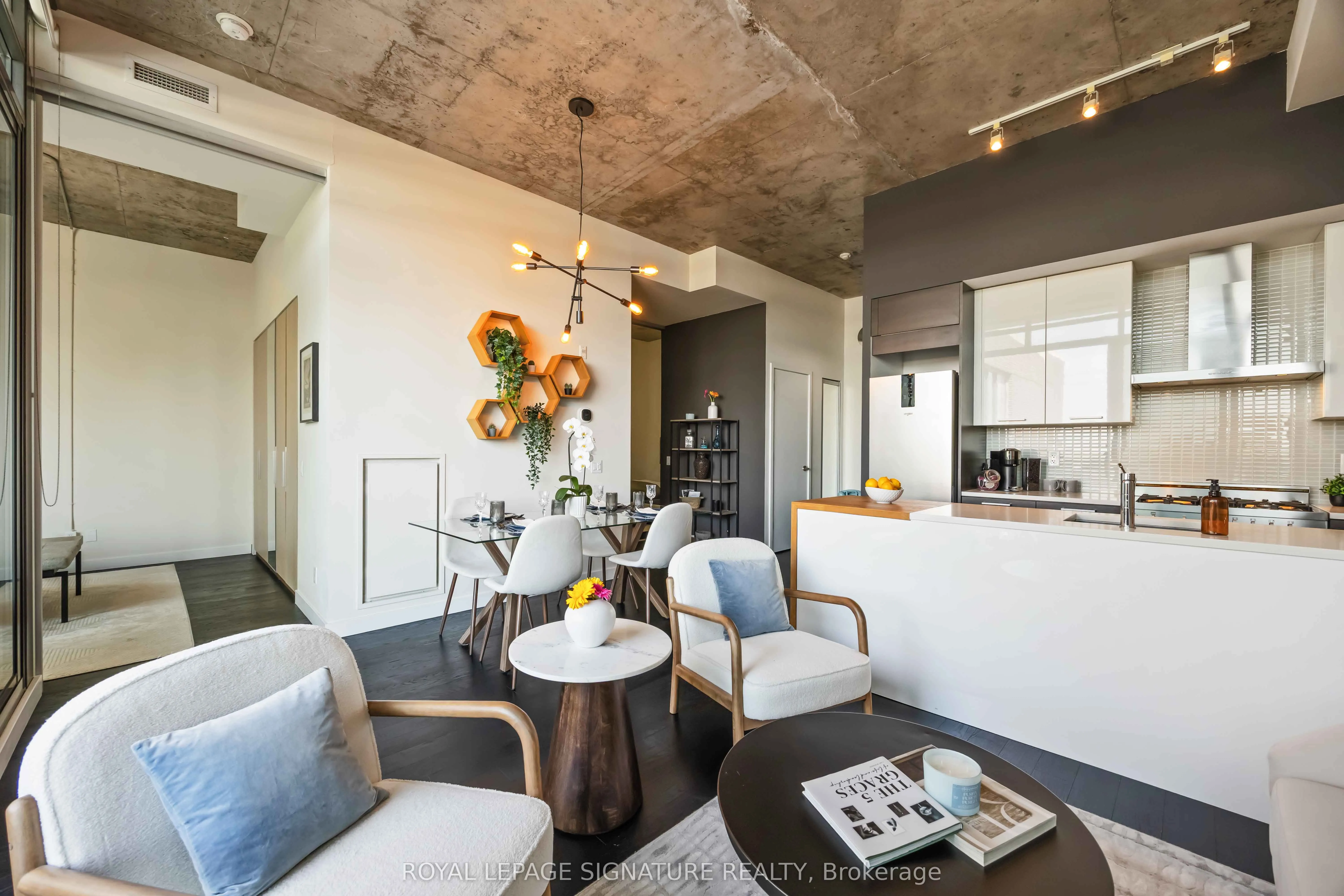 90 Broadview Avenue, #913