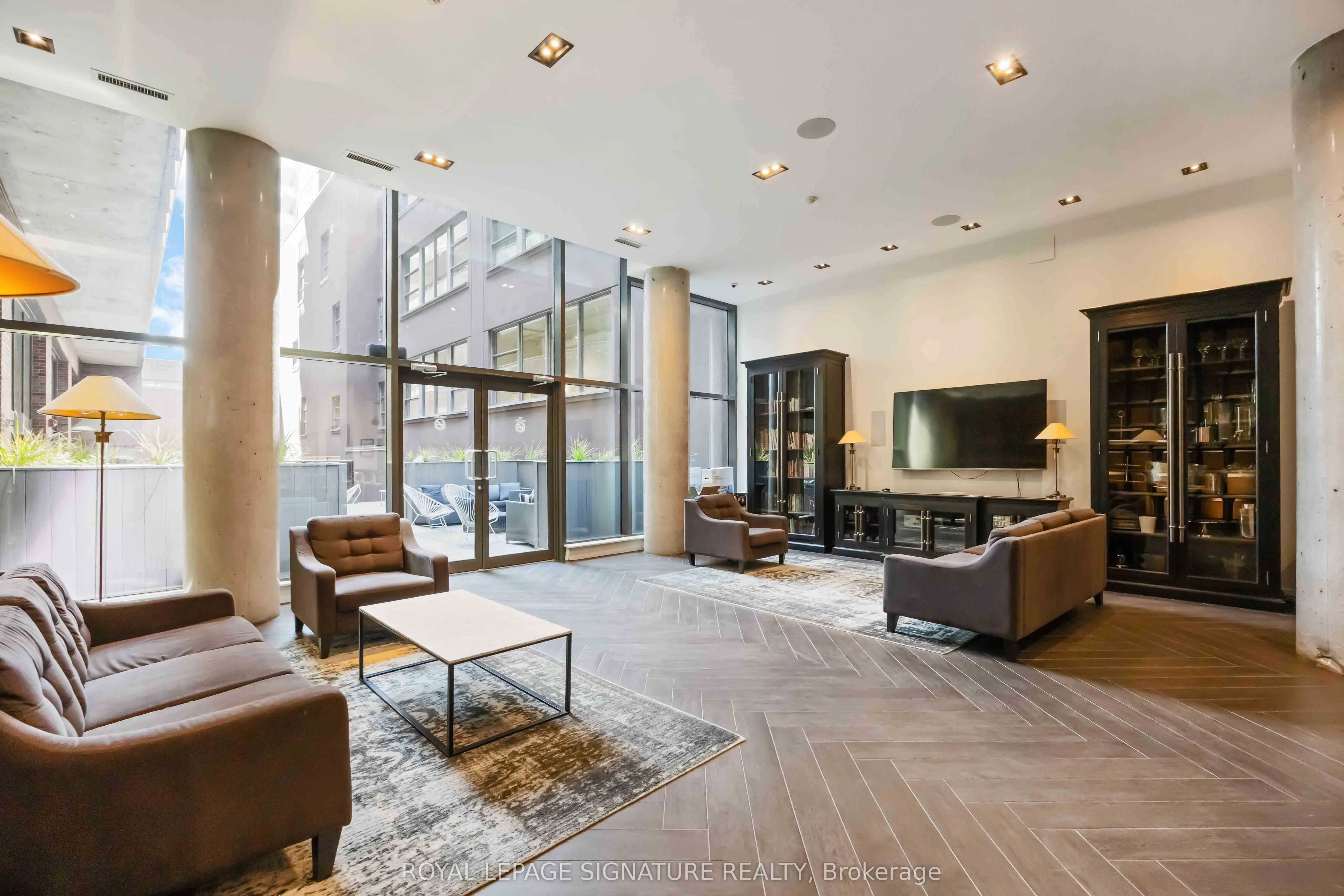 90 Broadview Avenue, #913